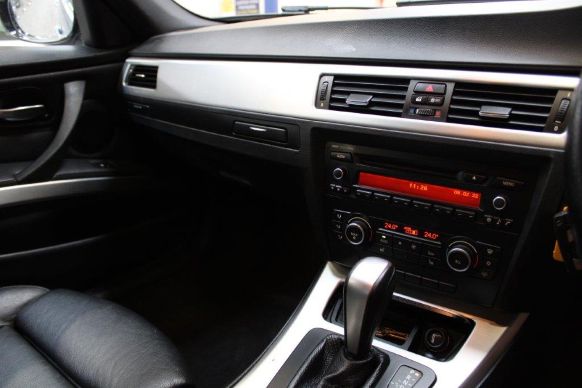 12 12 BMW 320D M Sport Auto 181 - Image 5 of 23