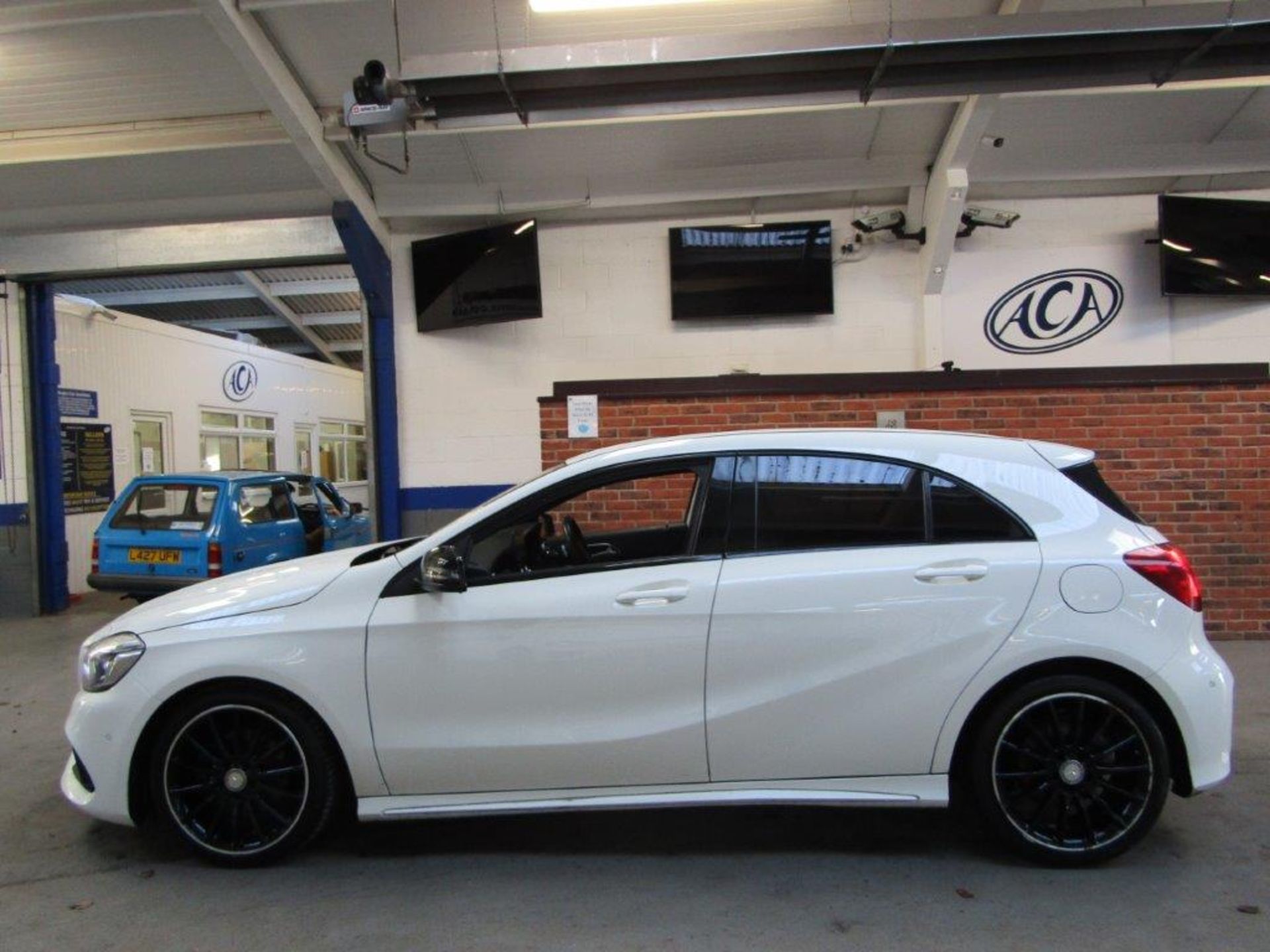 66 16 Merc. A200 D AMG Line Premium - Image 2 of 29