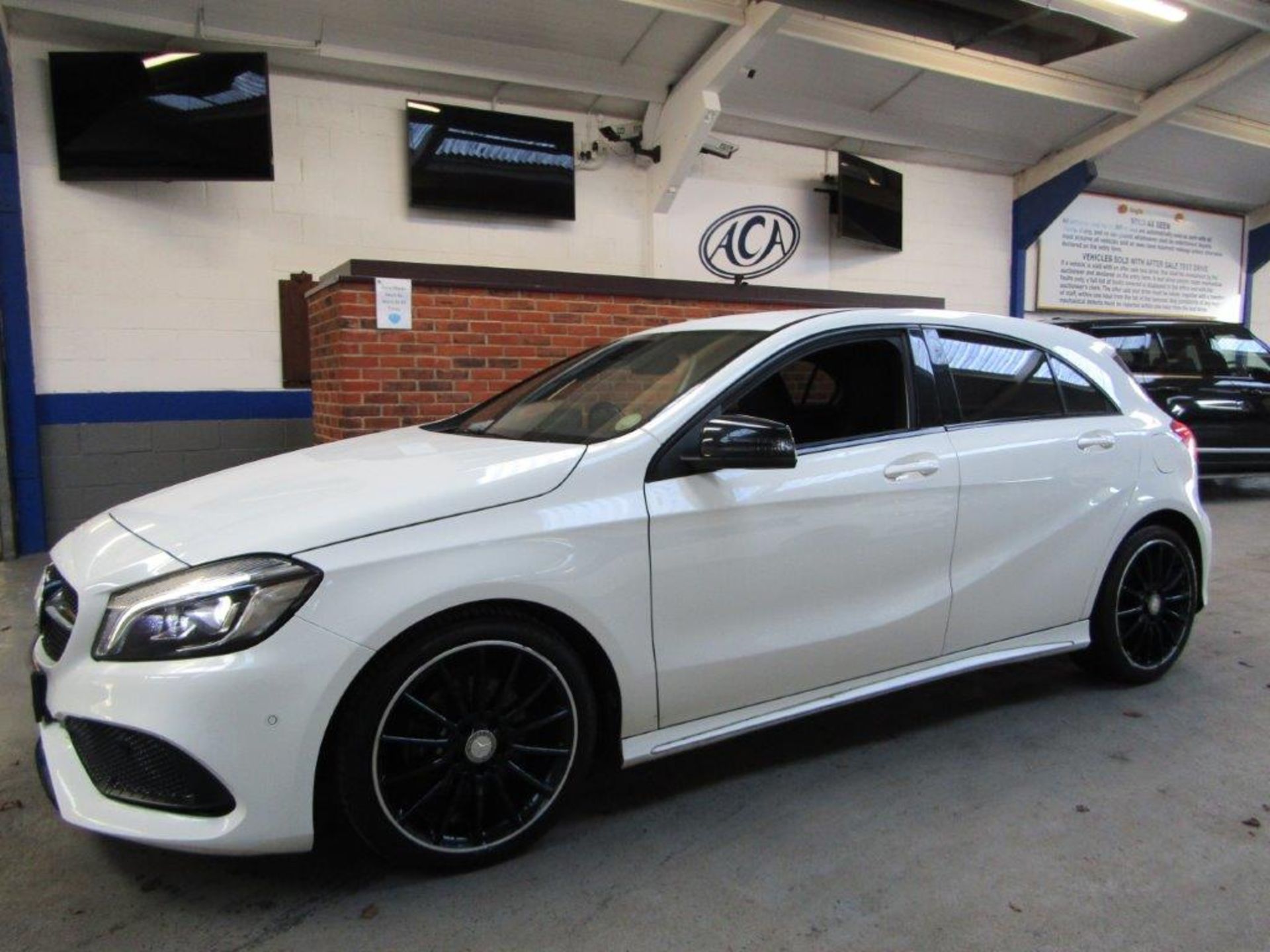 66 16 Merc. A200 D AMG Line Premium