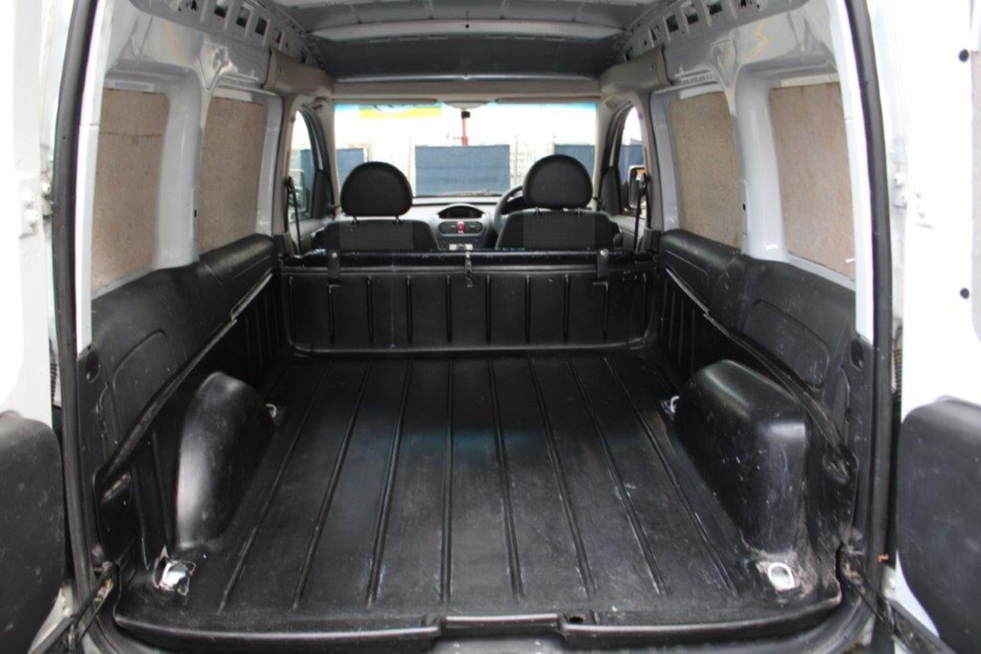 12 12 Vauxhall Combo 1700 Eco - Image 10 of 21