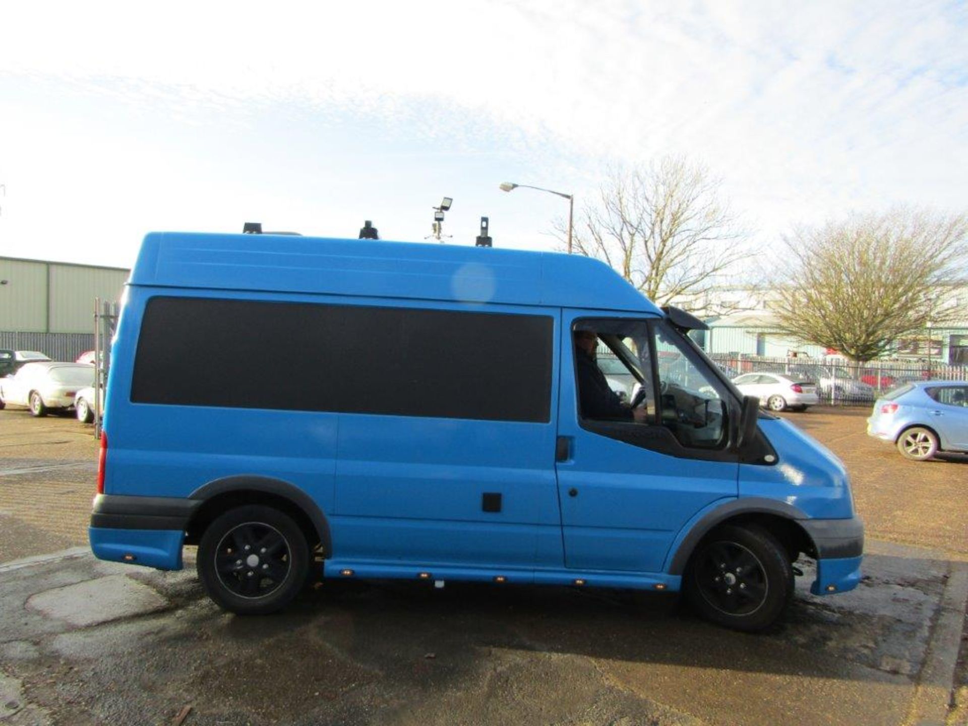 56 06 Ford Transit 130 T260S FWD - Image 3 of 17