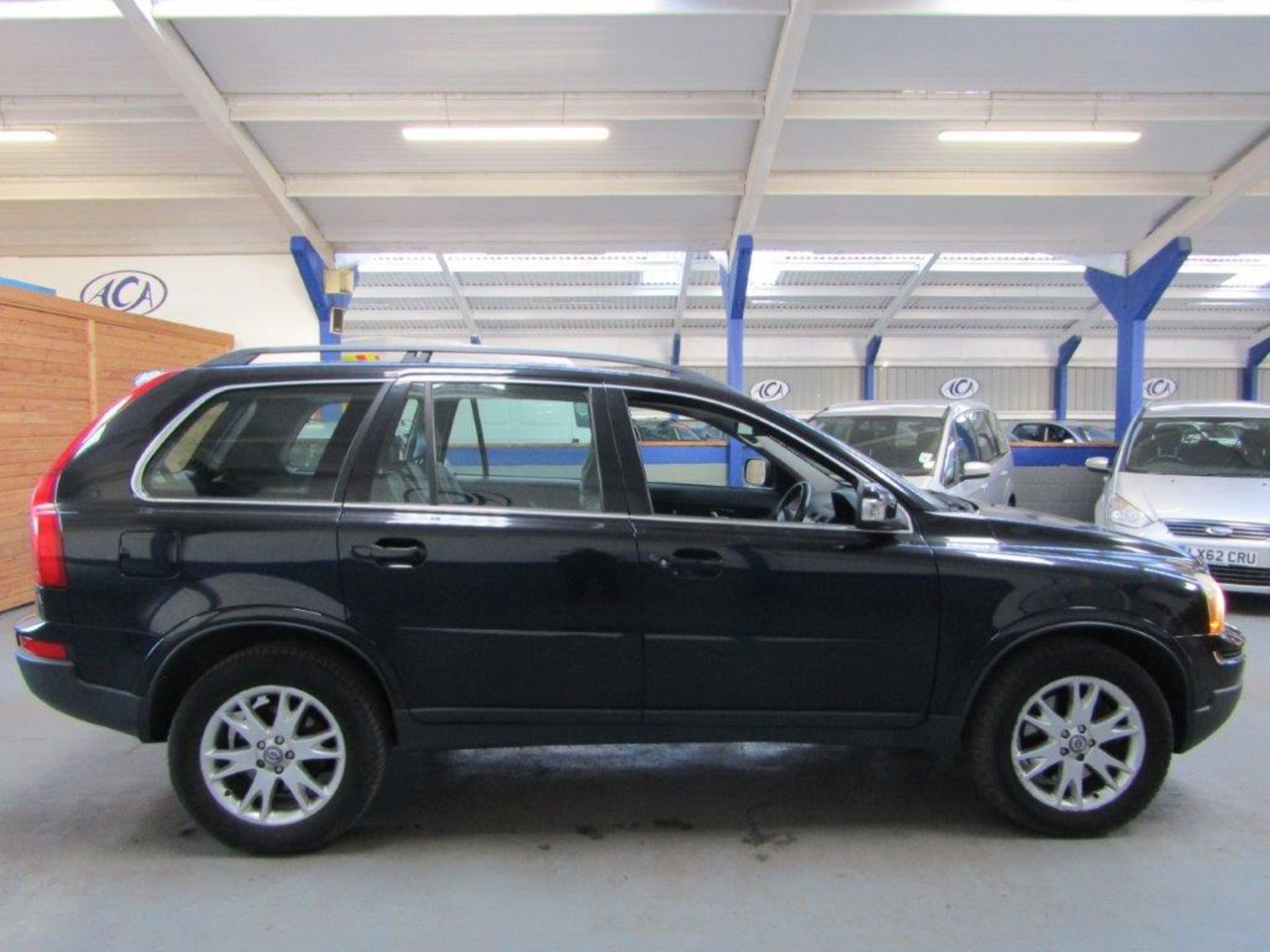 58 09 Volvo XC90 - Image 9 of 26