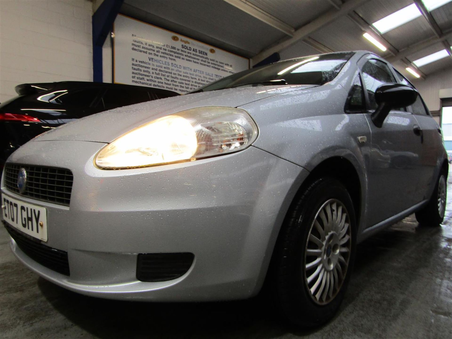 07 07 Fiat Punto Active - Image 11 of 24