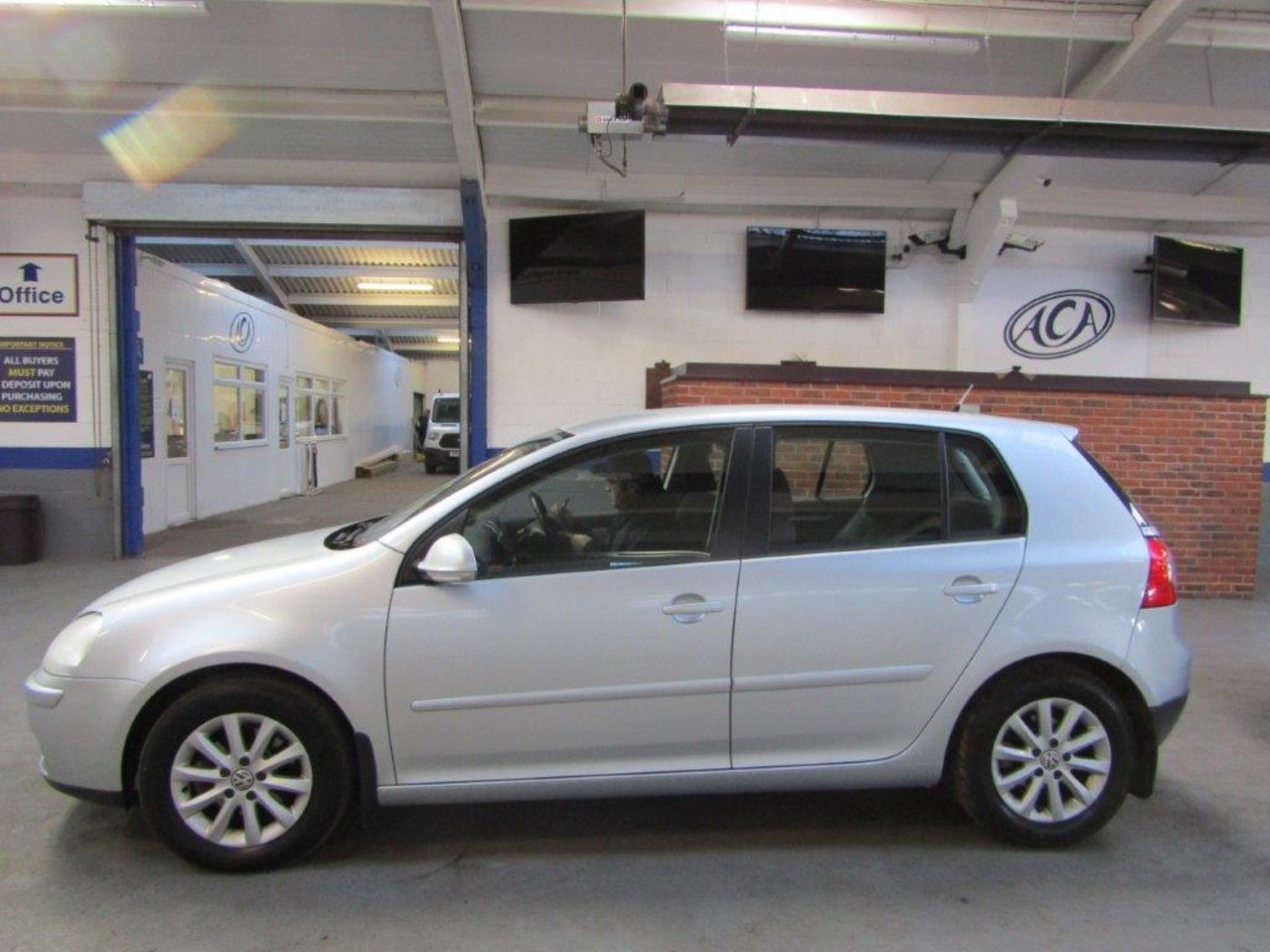 07 07 VW Golf Match TDI - Image 12 of 22