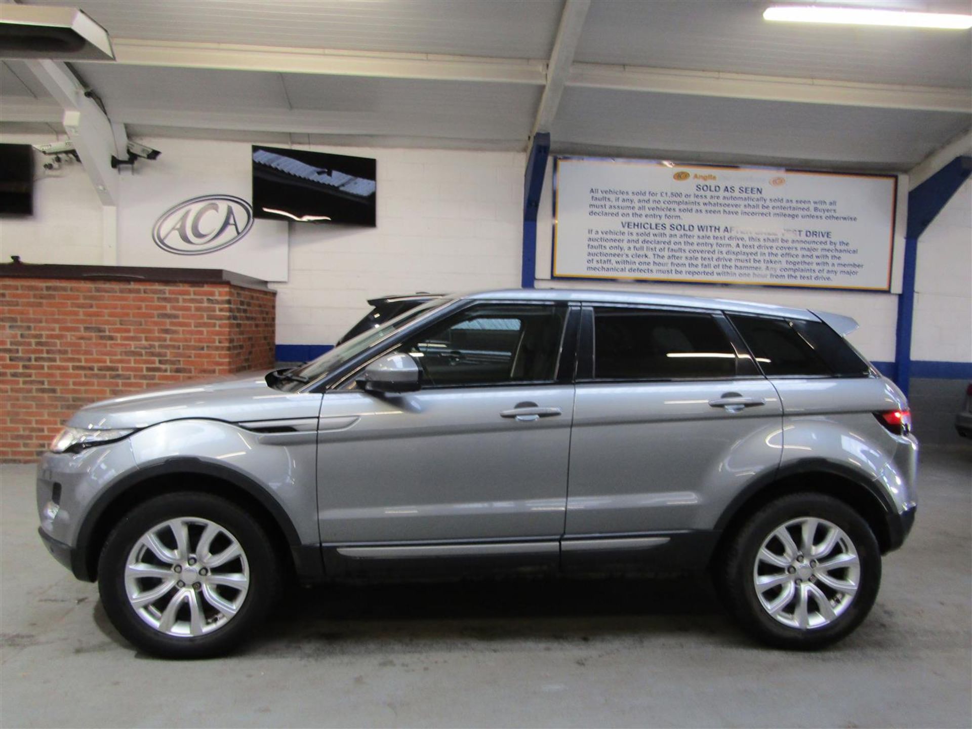 14 14 Rnage Rover Evoque Pure Tech - Image 11 of 16