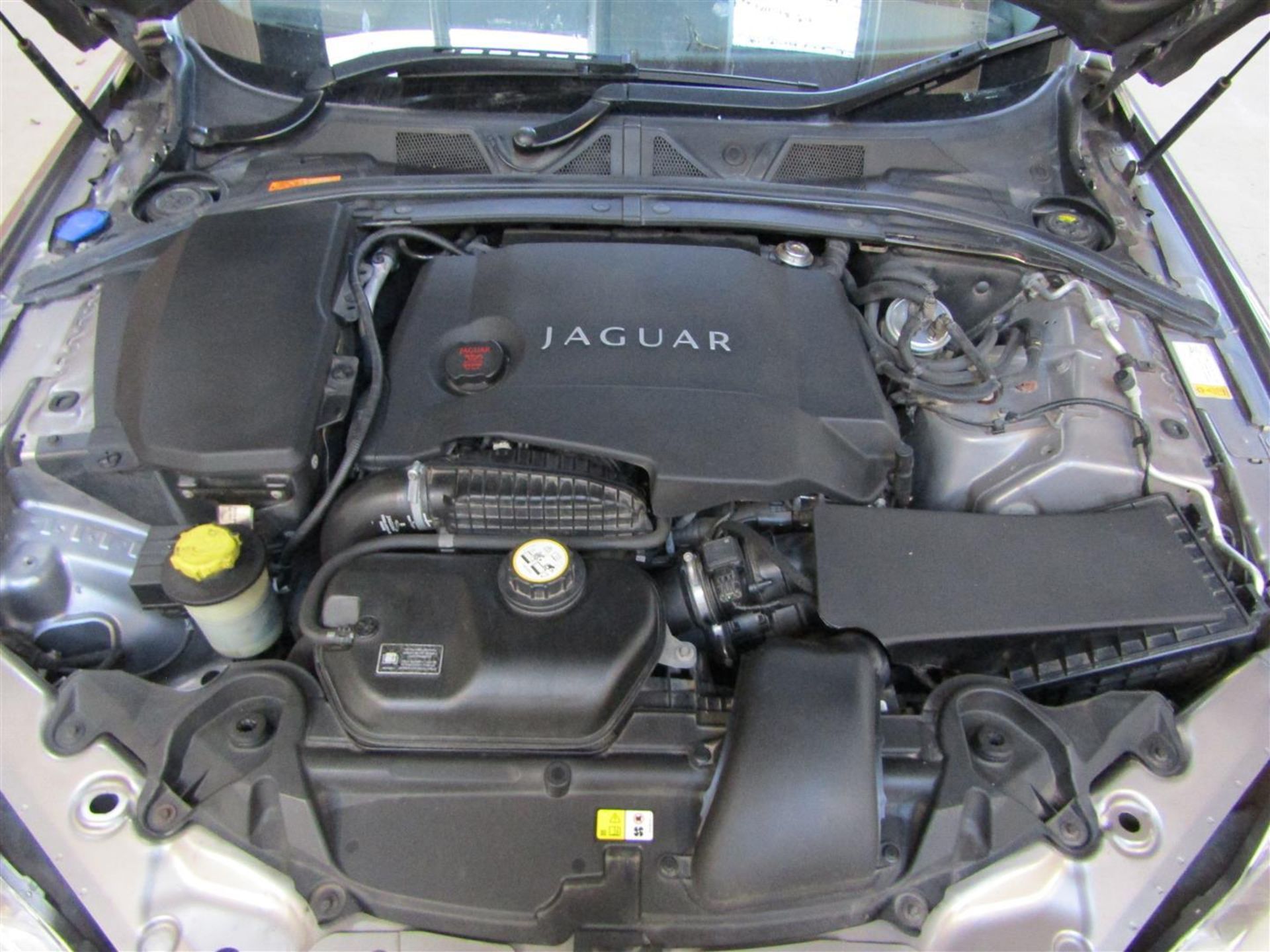 10 10 Jaguar XF S Premium Luxury V6 - Image 17 of 22