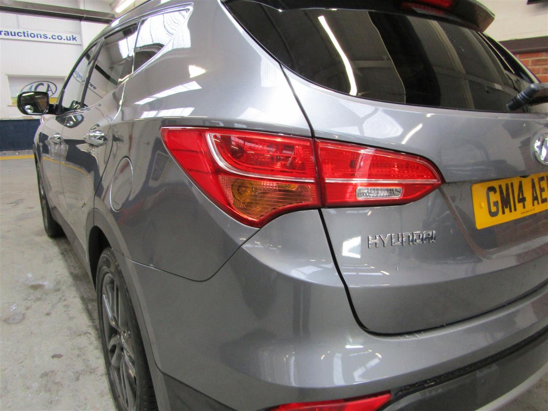 14 14 Hyundai Santa Fe Premium SE - Image 10 of 25