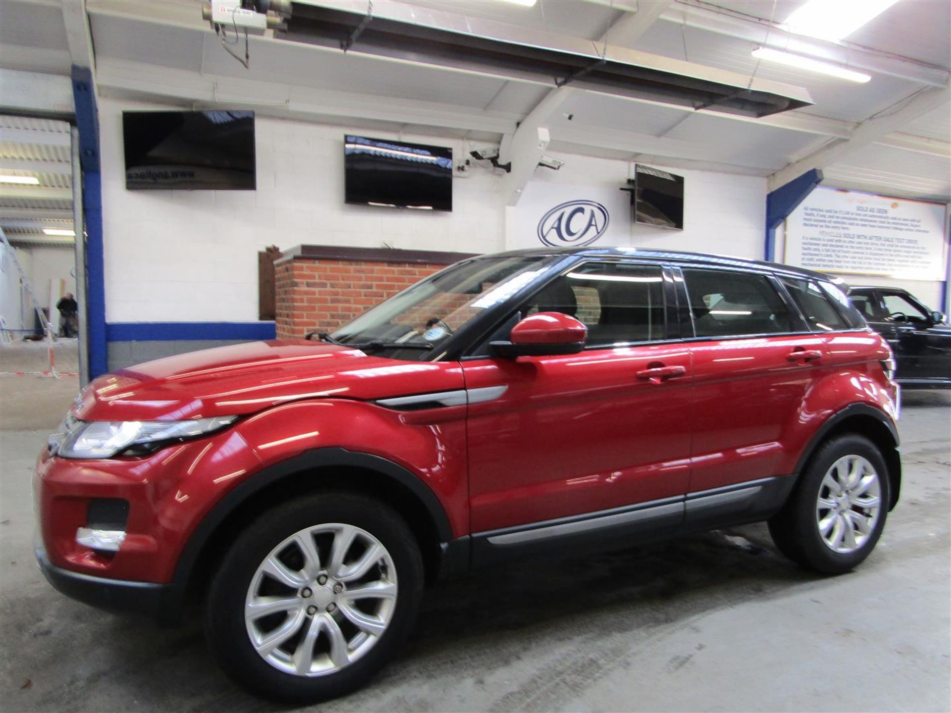 14 14 Range Rover Evoque Pure T