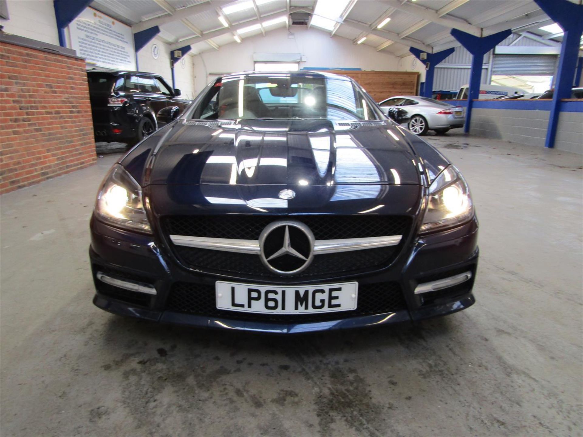 61 12 Mercedes SLK200 AMG Sport Blue - Image 5 of 17