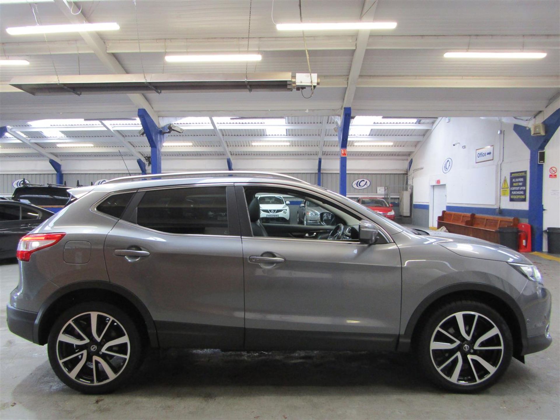 14 14 Nissan Qashqai Tekna DIG-T - Image 6 of 23