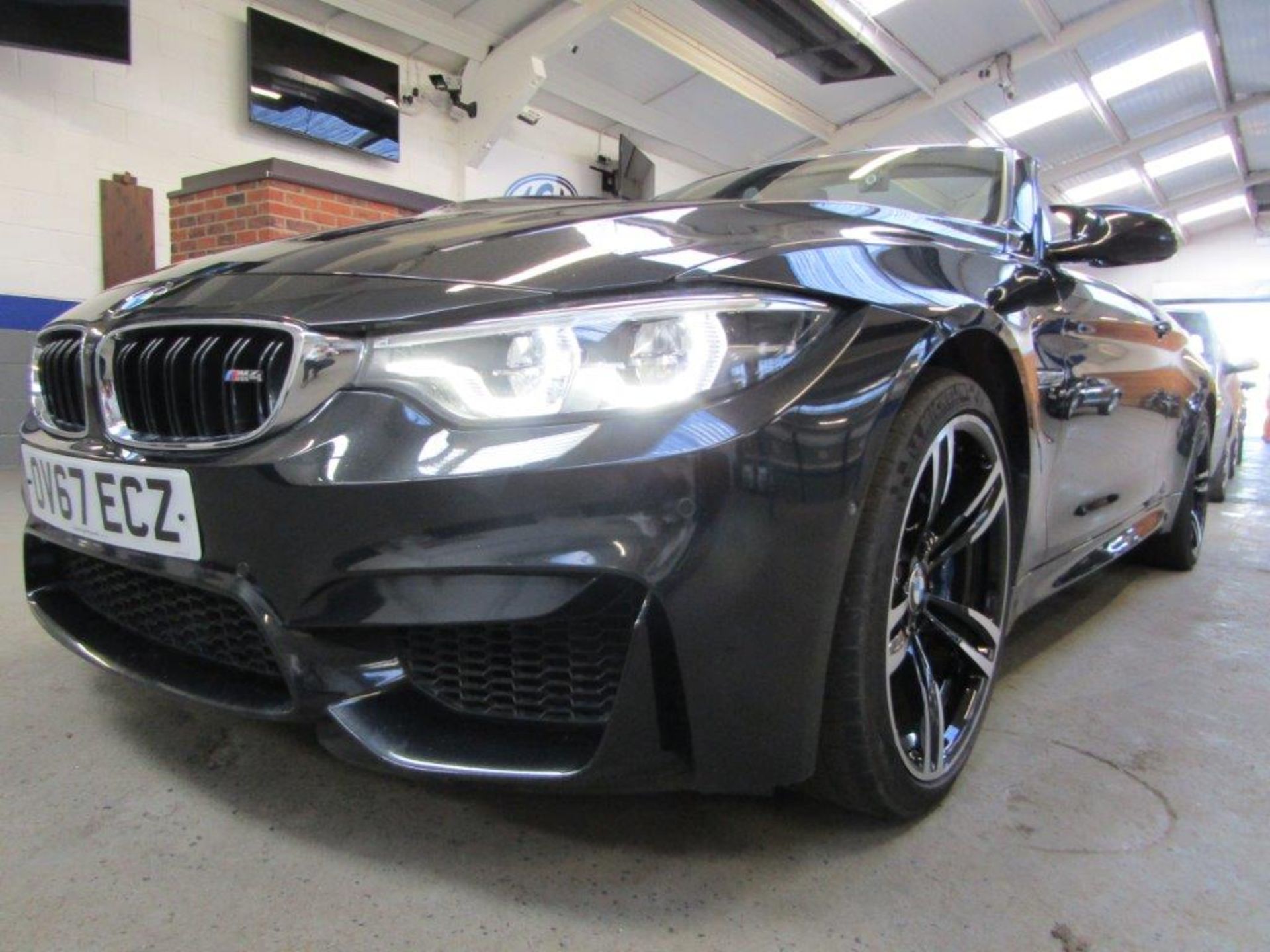 67 17 BMW M4 Convertible - Image 14 of 40