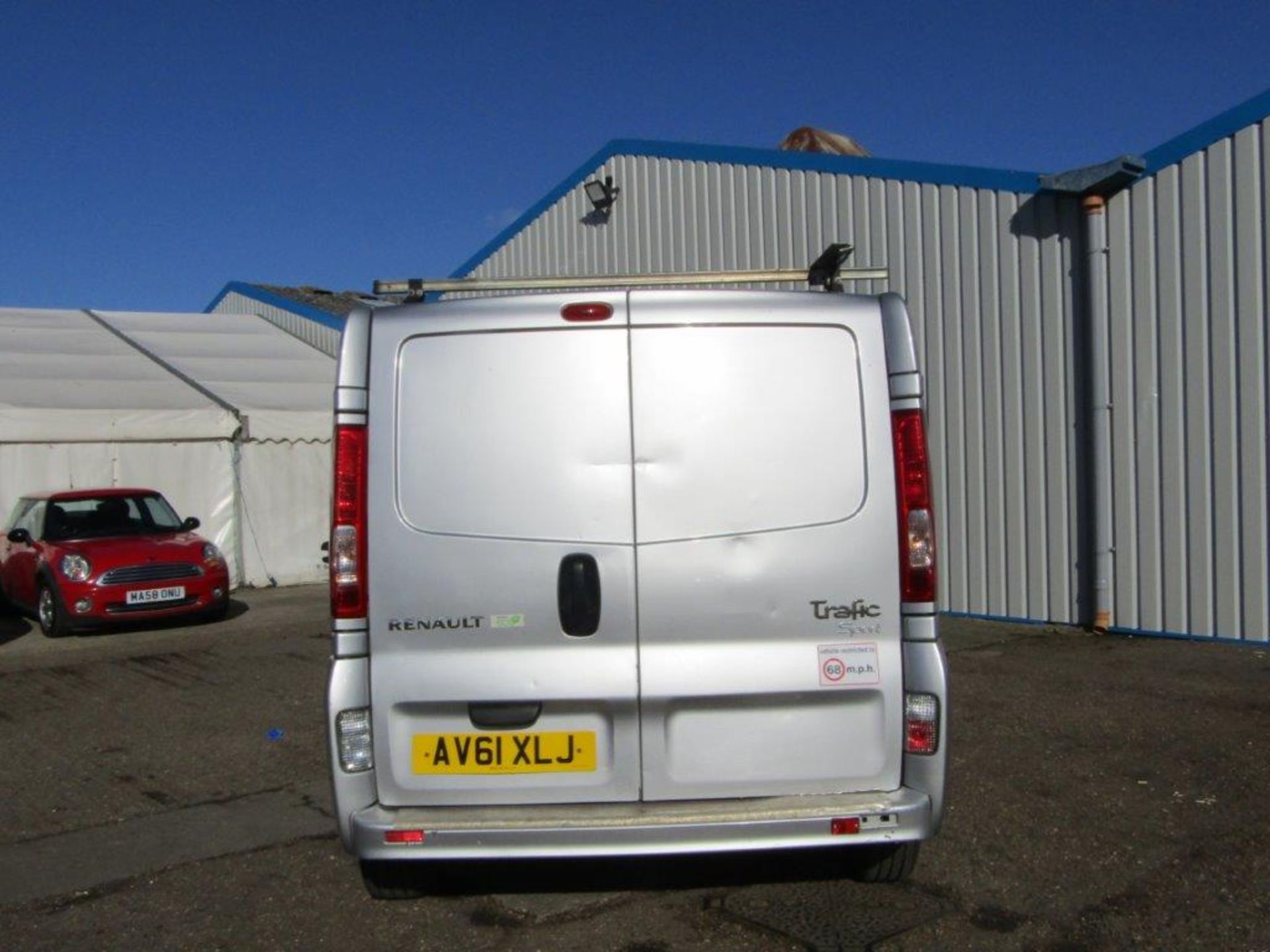 61 11 Renault Trafic LL29 Sport DCI - Image 3 of 21