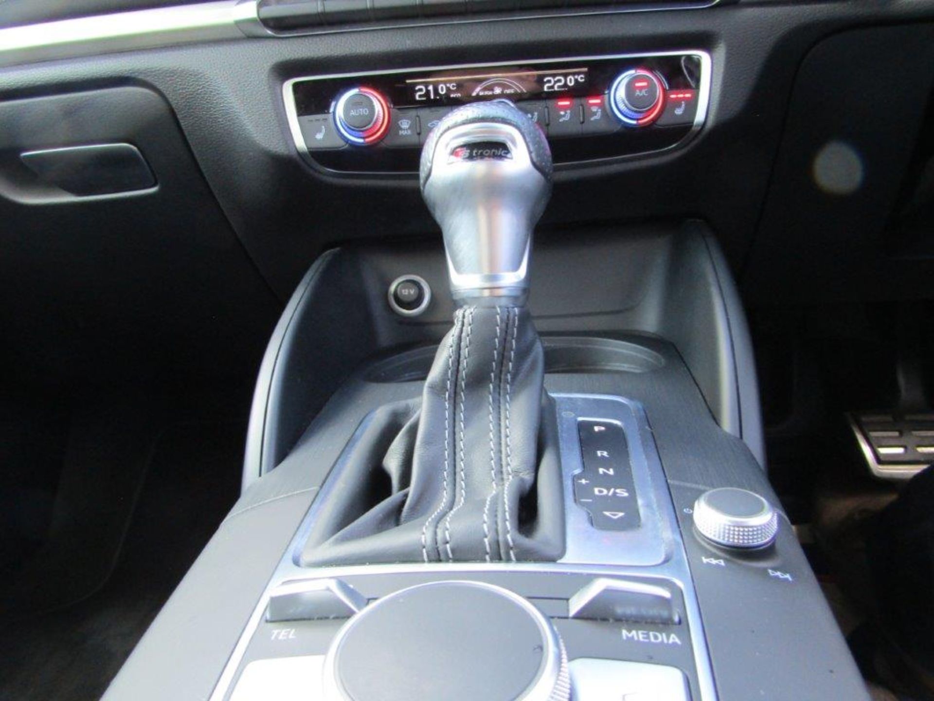 18 18 Audi A3 S Line TFSI - Image 27 of 32