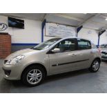 07 07 Renault Clio Privilege VVT