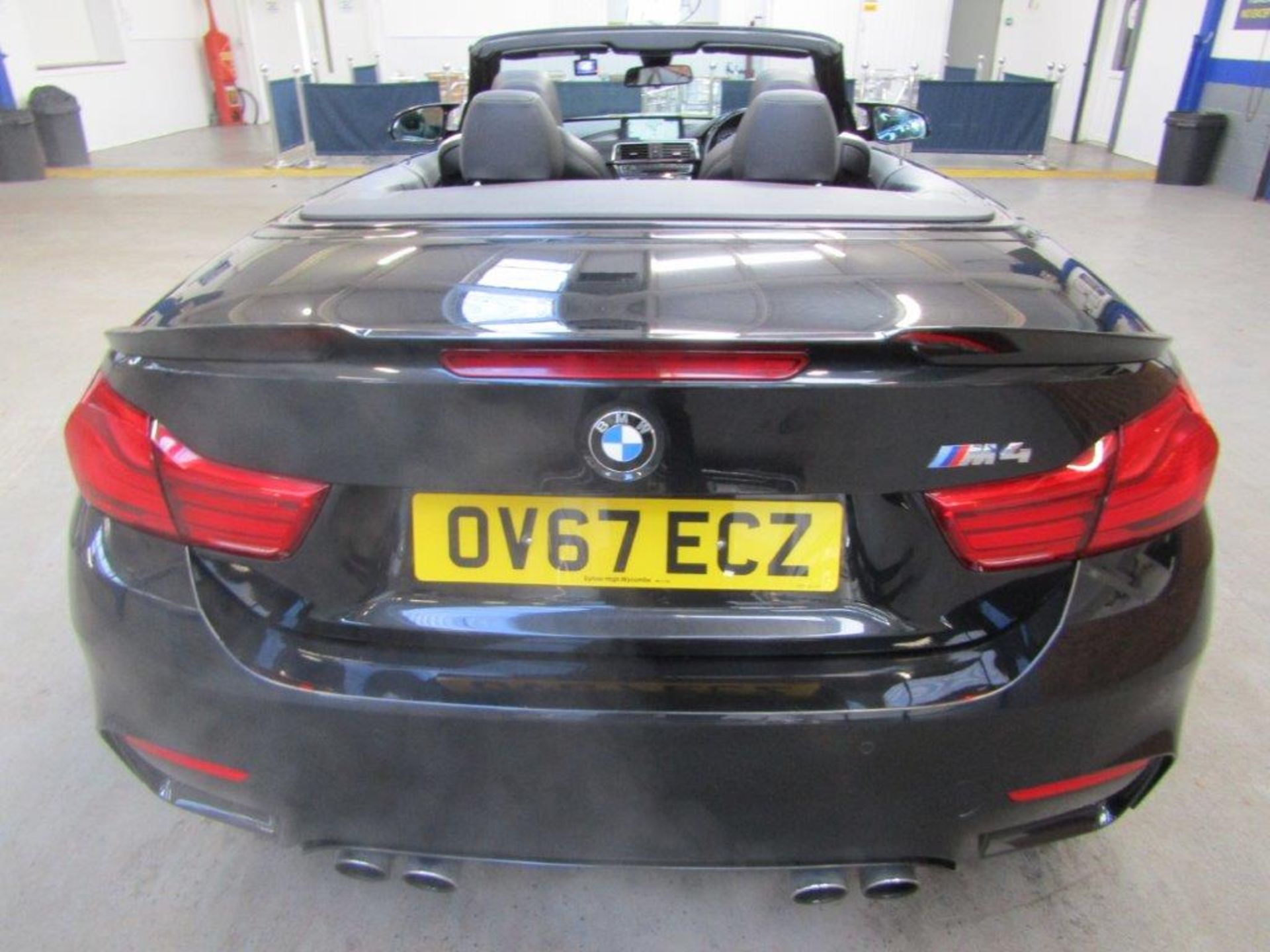 67 17 BMW M4 Convertible - Image 38 of 40