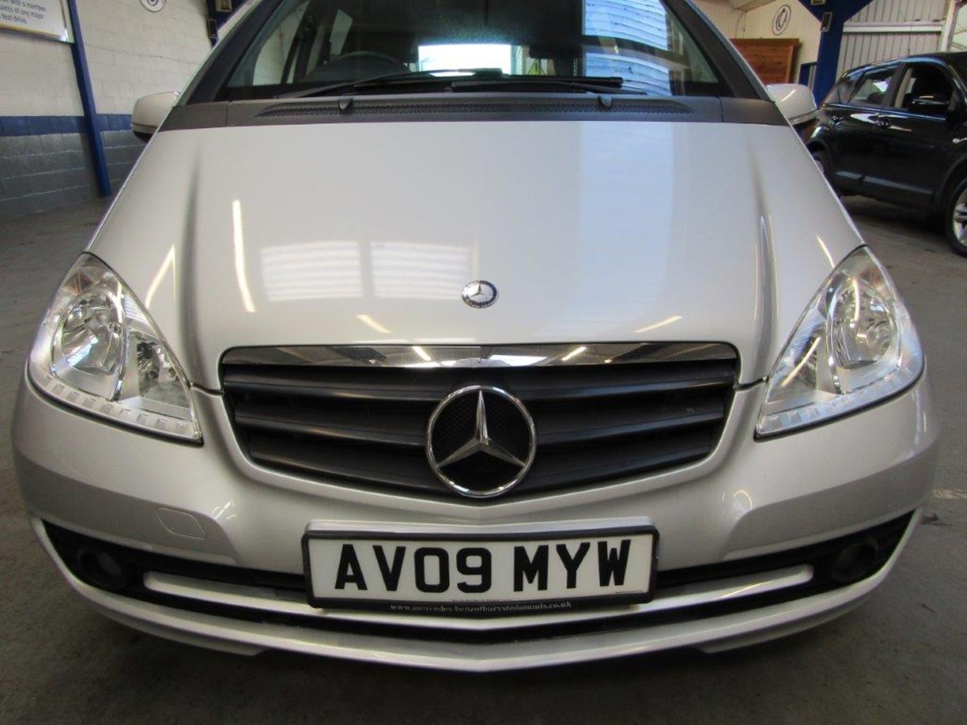 09 09 Mercedes A150 Classic Blue - Image 16 of 24