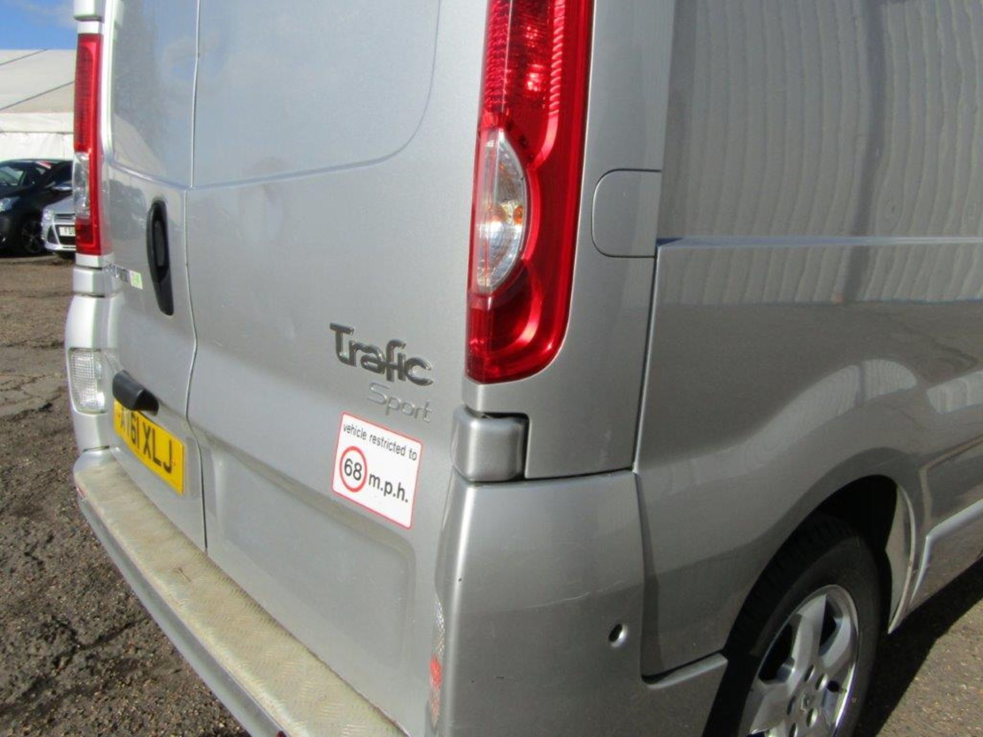 61 11 Renault Trafic LL29 Sport DCI - Image 21 of 21