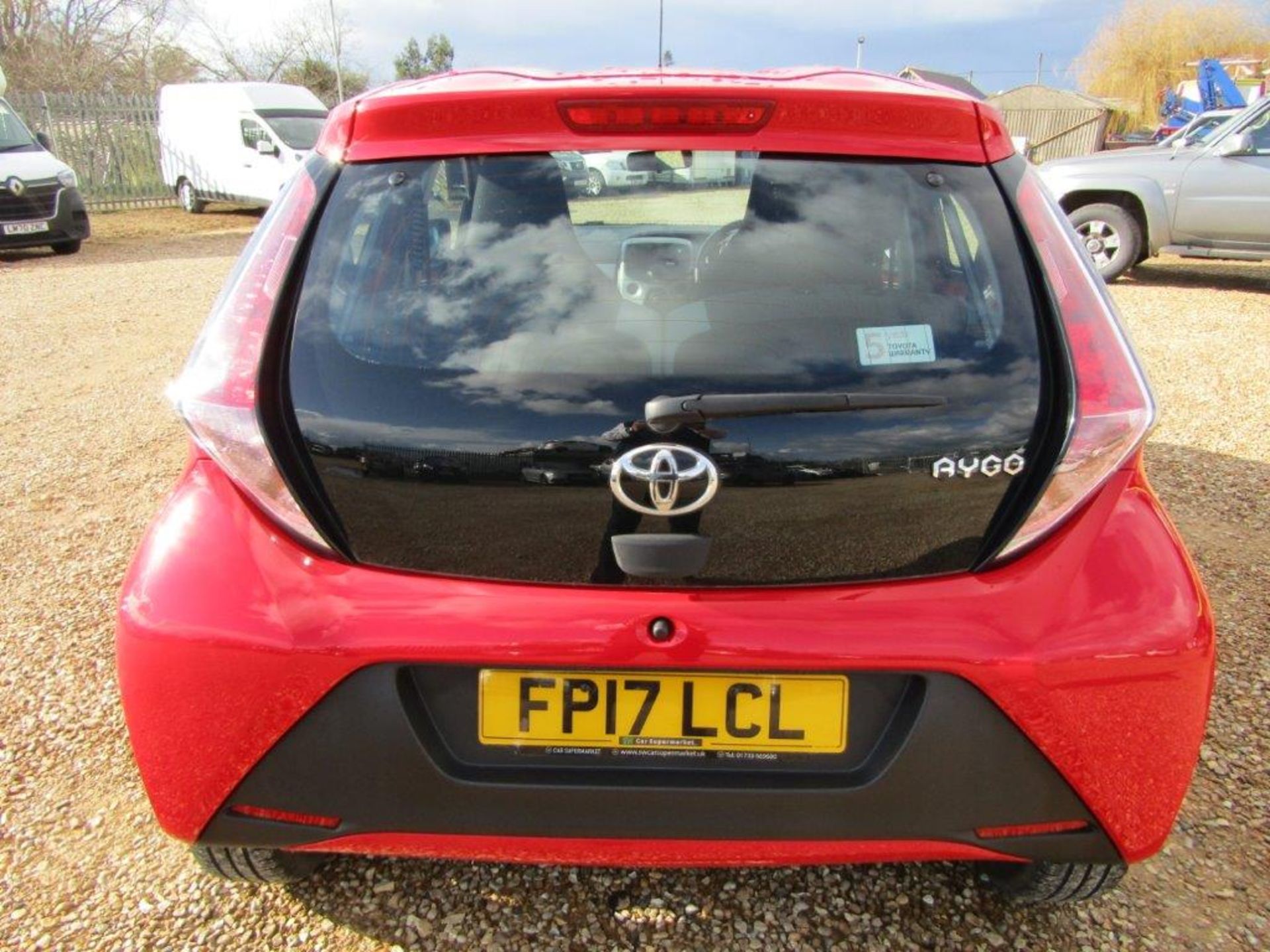 17 17 Toyota Aygo X-Play VVT-I - Image 14 of 22