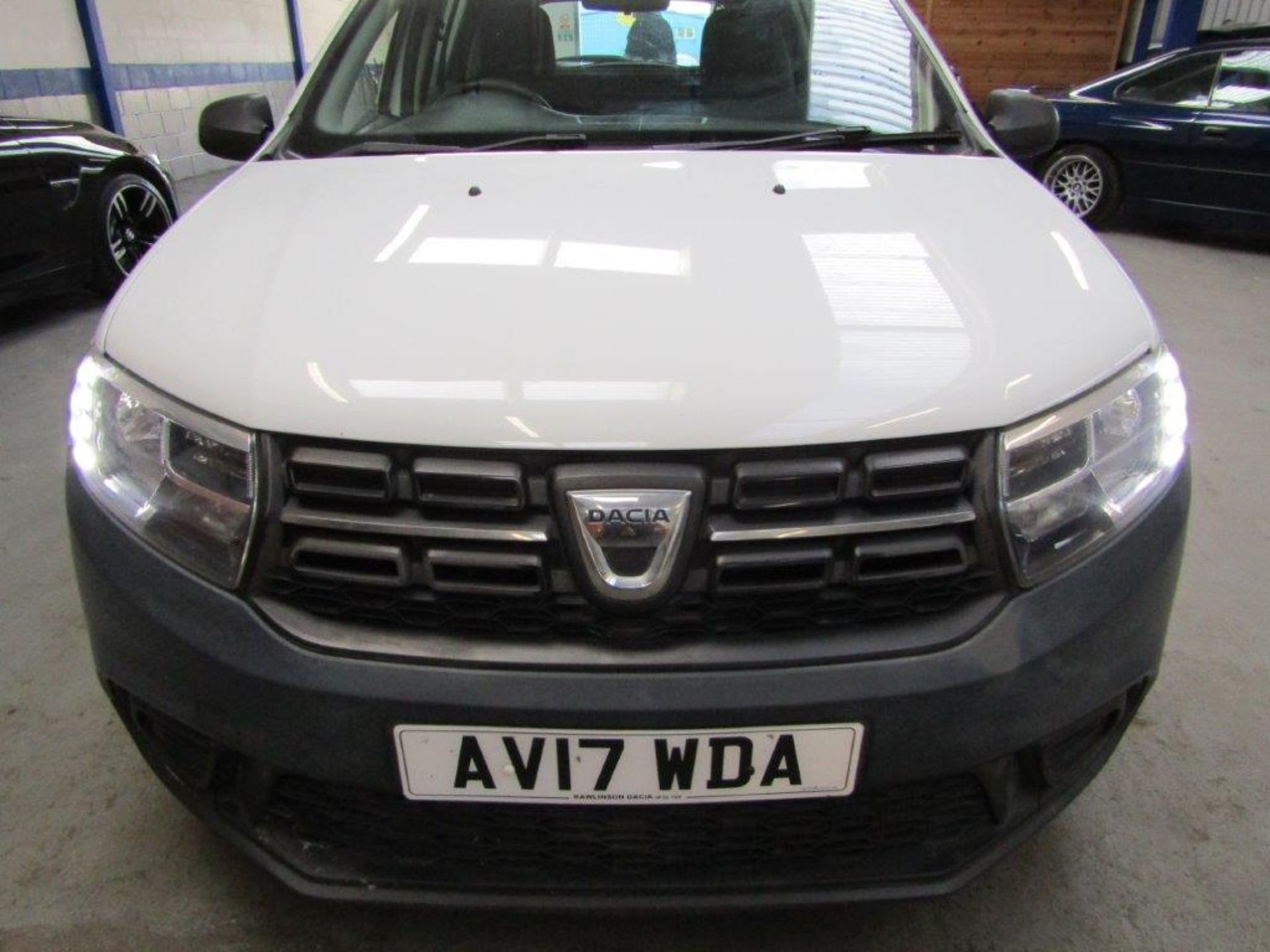 17 17 Dacia Sandero Access SCE - Image 2 of 16