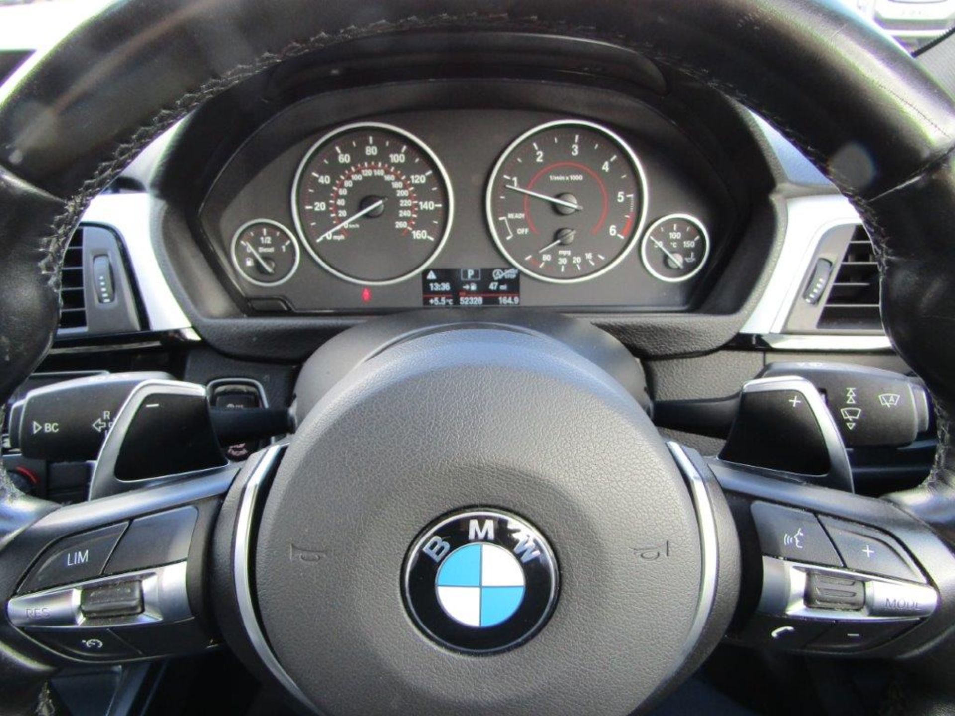 17 17 BMW 320D M Sport Auto - Image 15 of 28