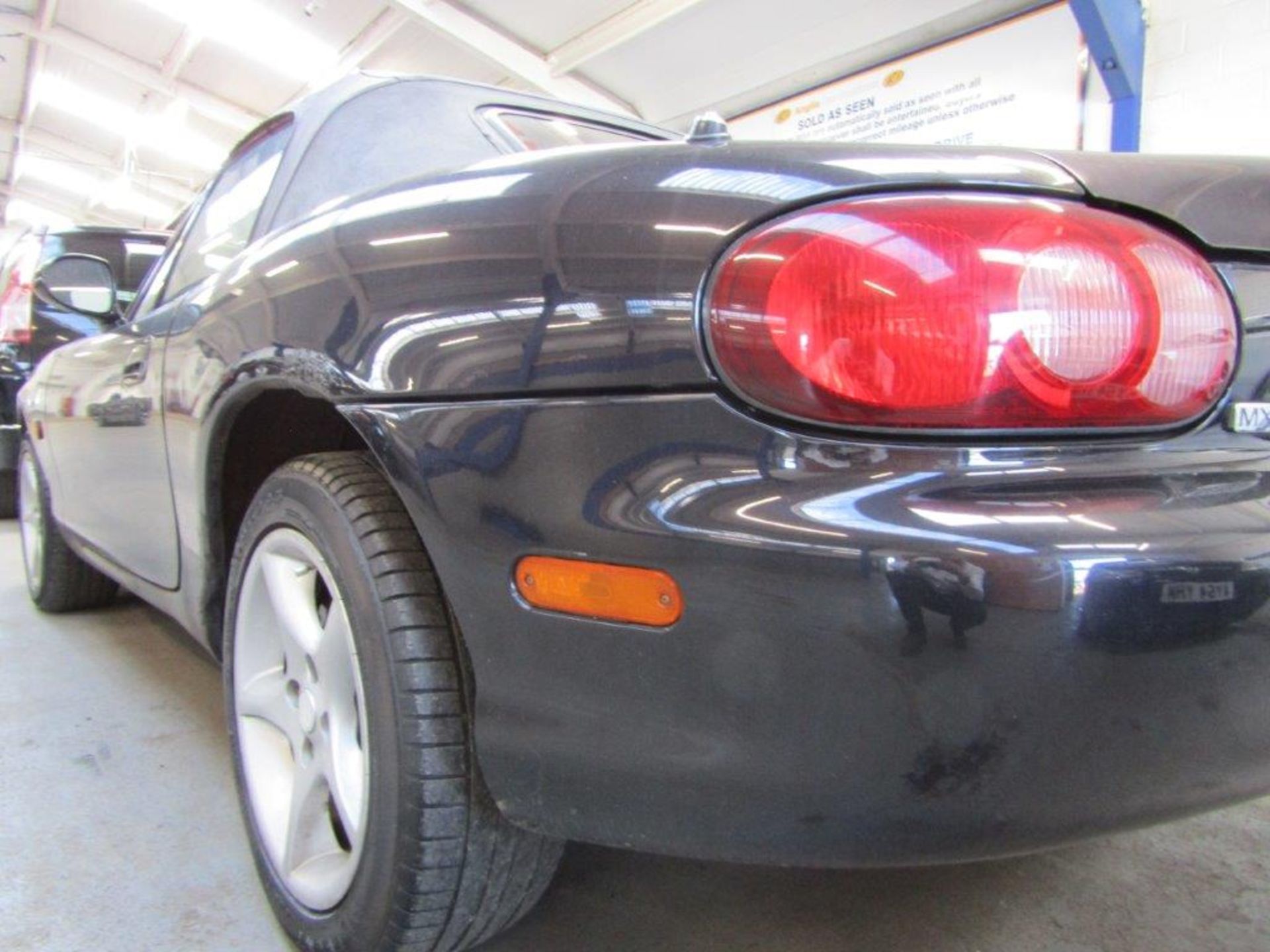 04 04 Mazda MX-5 - Image 8 of 18