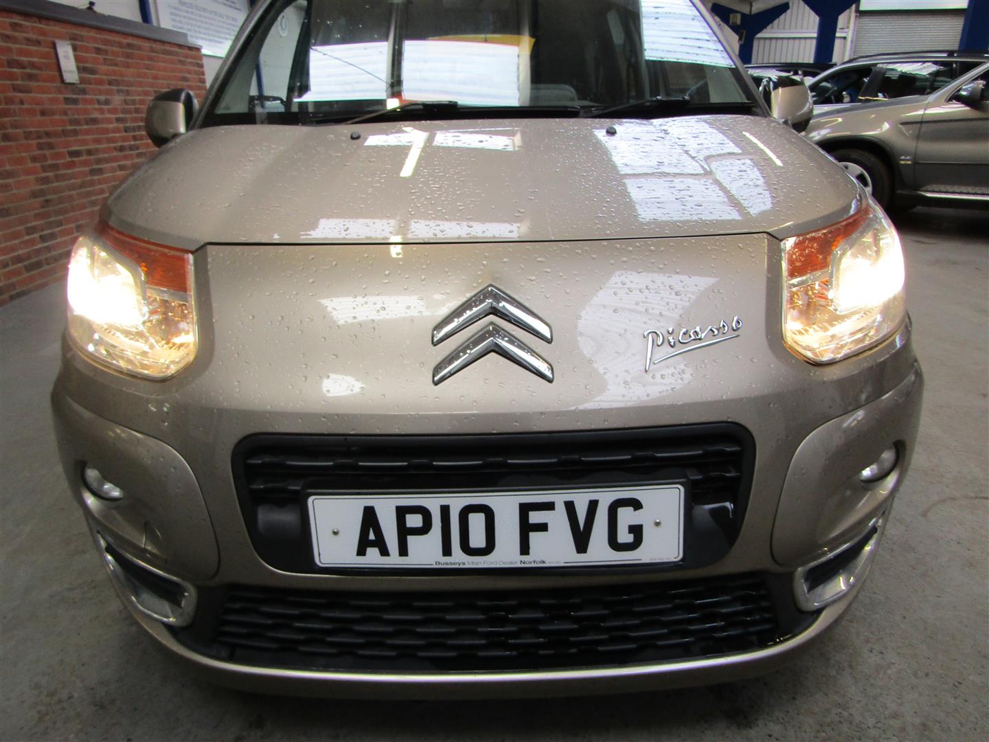 10 10 Citroen C3 Picasso Exclusive - Image 3 of 24