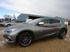 16 16 Infiniti Q30