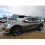 16 16 Infiniti Q30