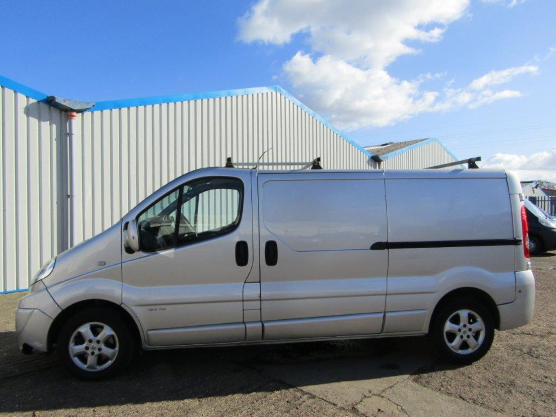 61 11 Renault Trafic LL29 Sport DCI - Image 4 of 21