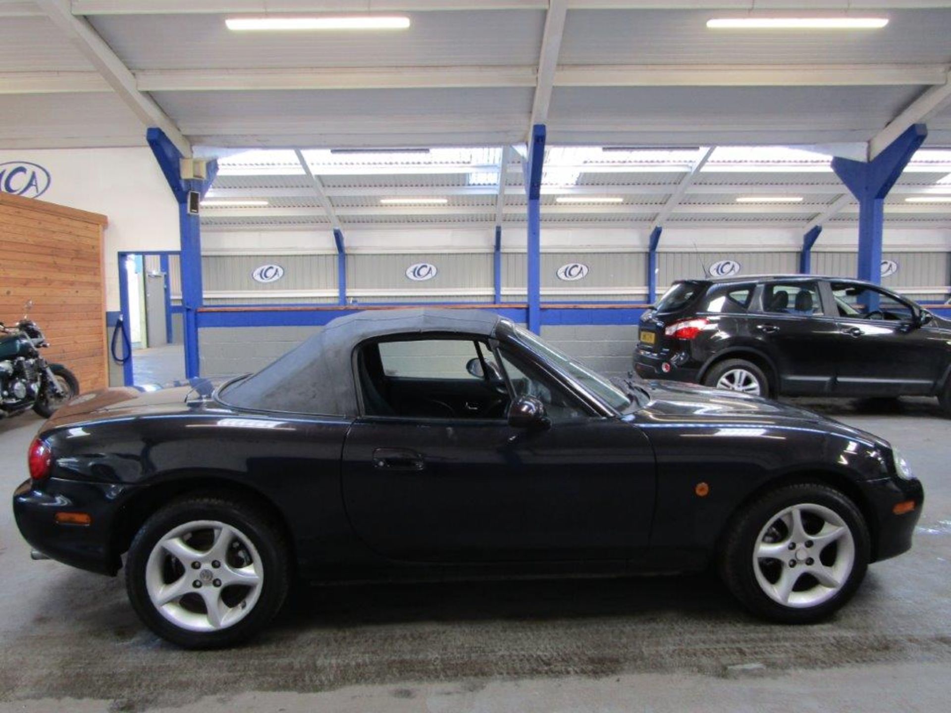 04 04 Mazda MX-5 - Image 15 of 18