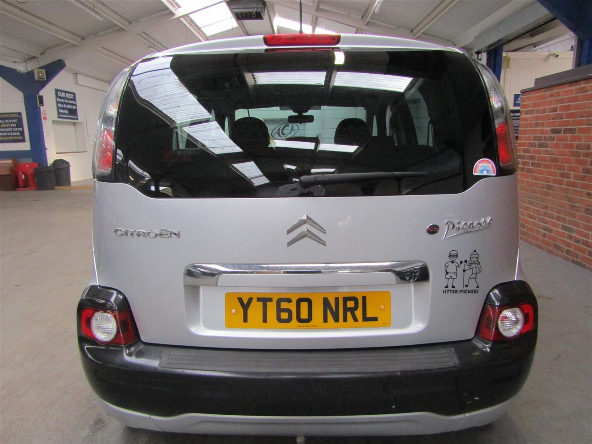 60 10 Citroen C3 Picasso VTR+ HDI - Image 17 of 25