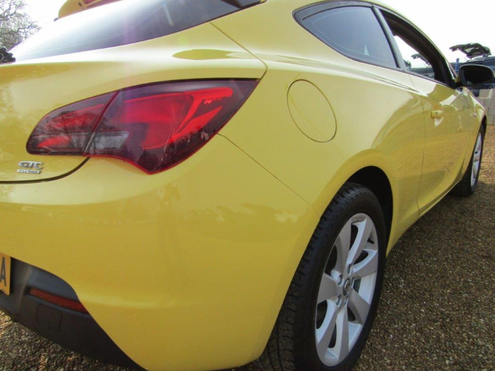 62 13 Vauxhall Astra GTC Sport Turbo - Image 17 of 21