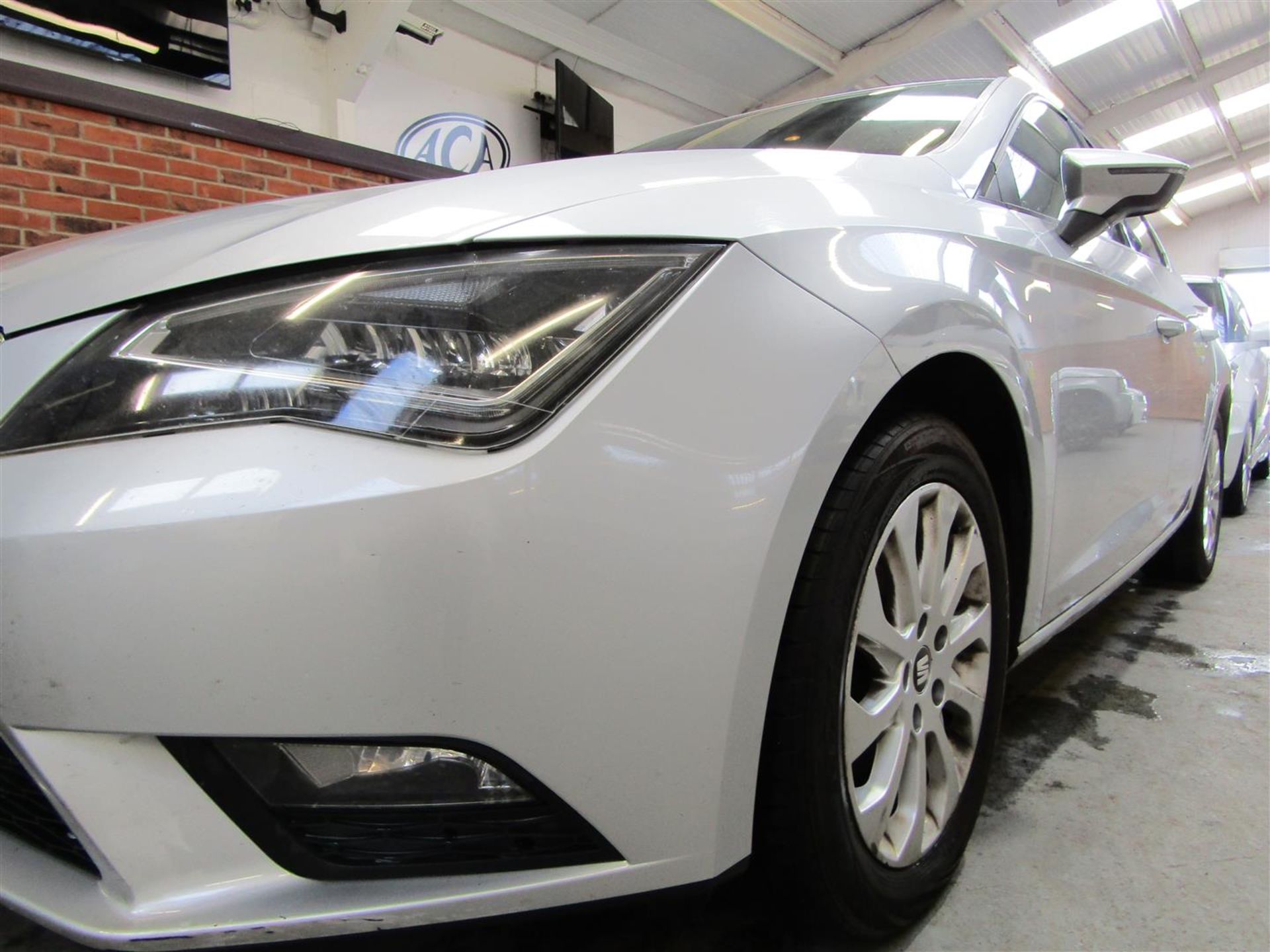 14 14 Seat Leon SE Tech TDI - Image 10 of 19