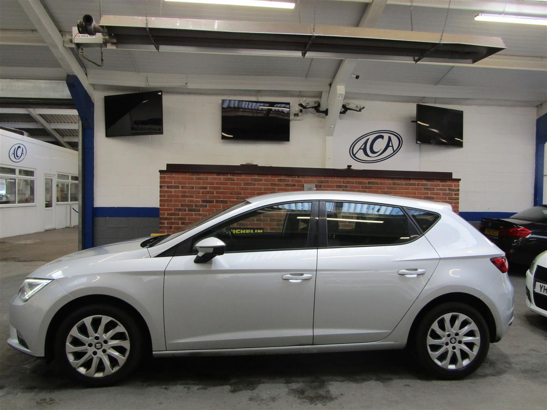 14 14 Seat Leon SE Tech TDI - Image 19 of 19