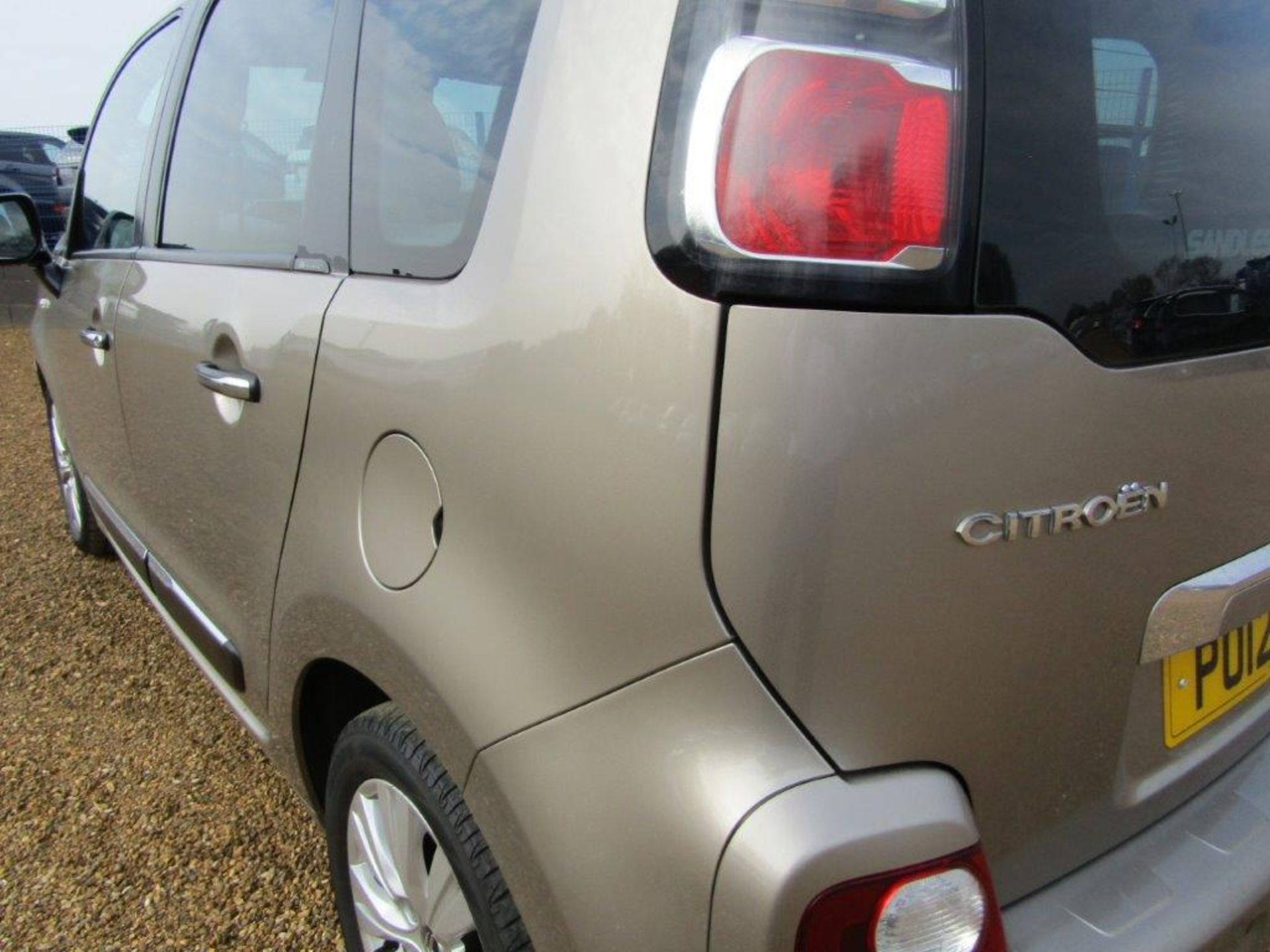 12 12 Citroen C3 Picasso Excl HDI - Image 10 of 25