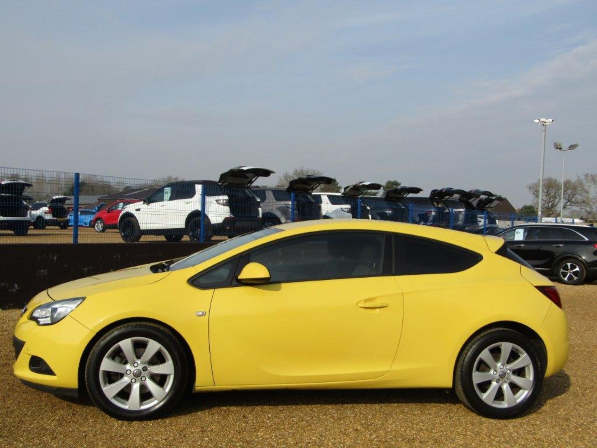 62 13 Vauxhall Astra GTC Sport Turbo - Image 20 of 21