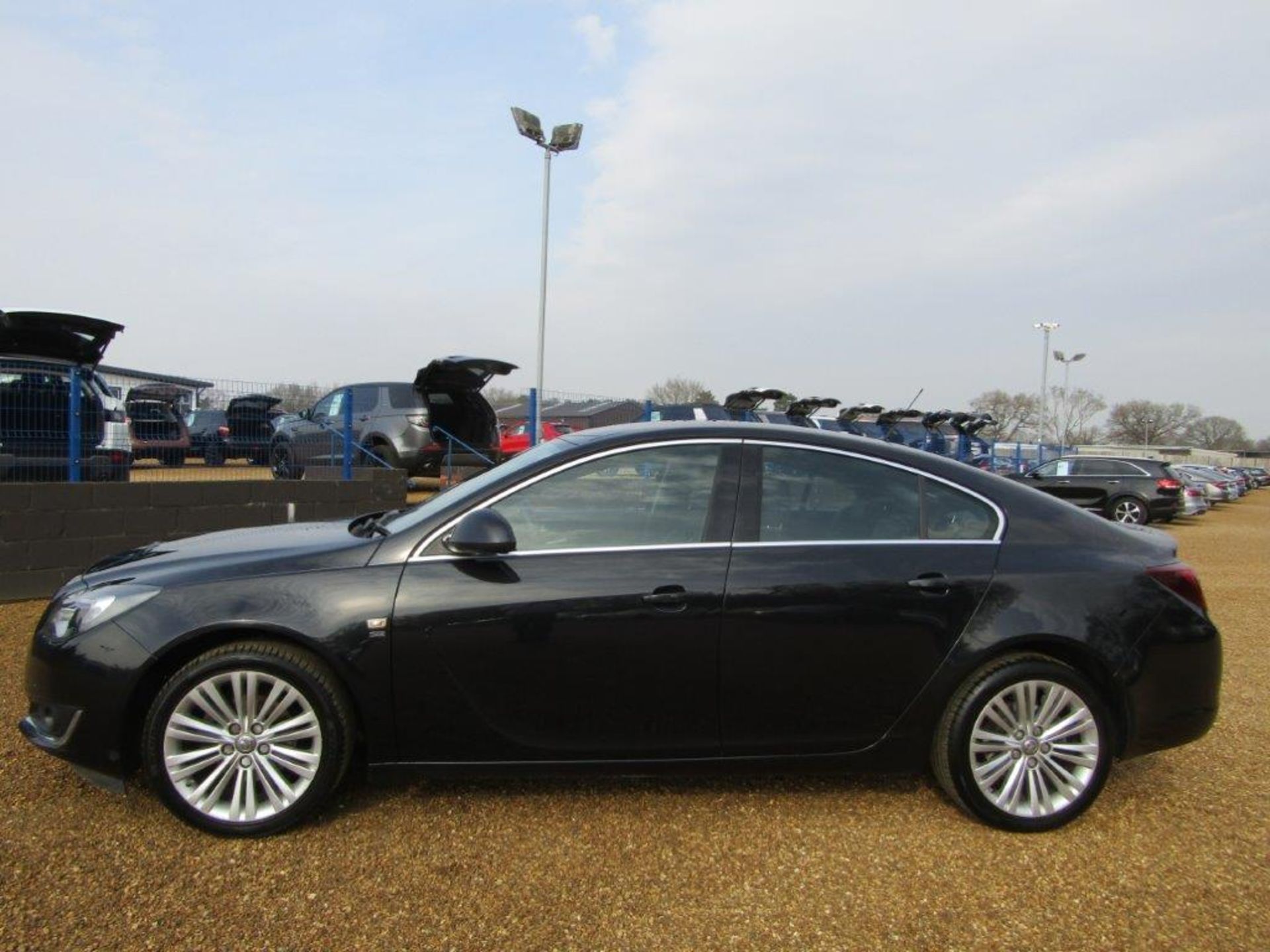 14 14 Vauxhall Insignia SE - Image 20 of 24