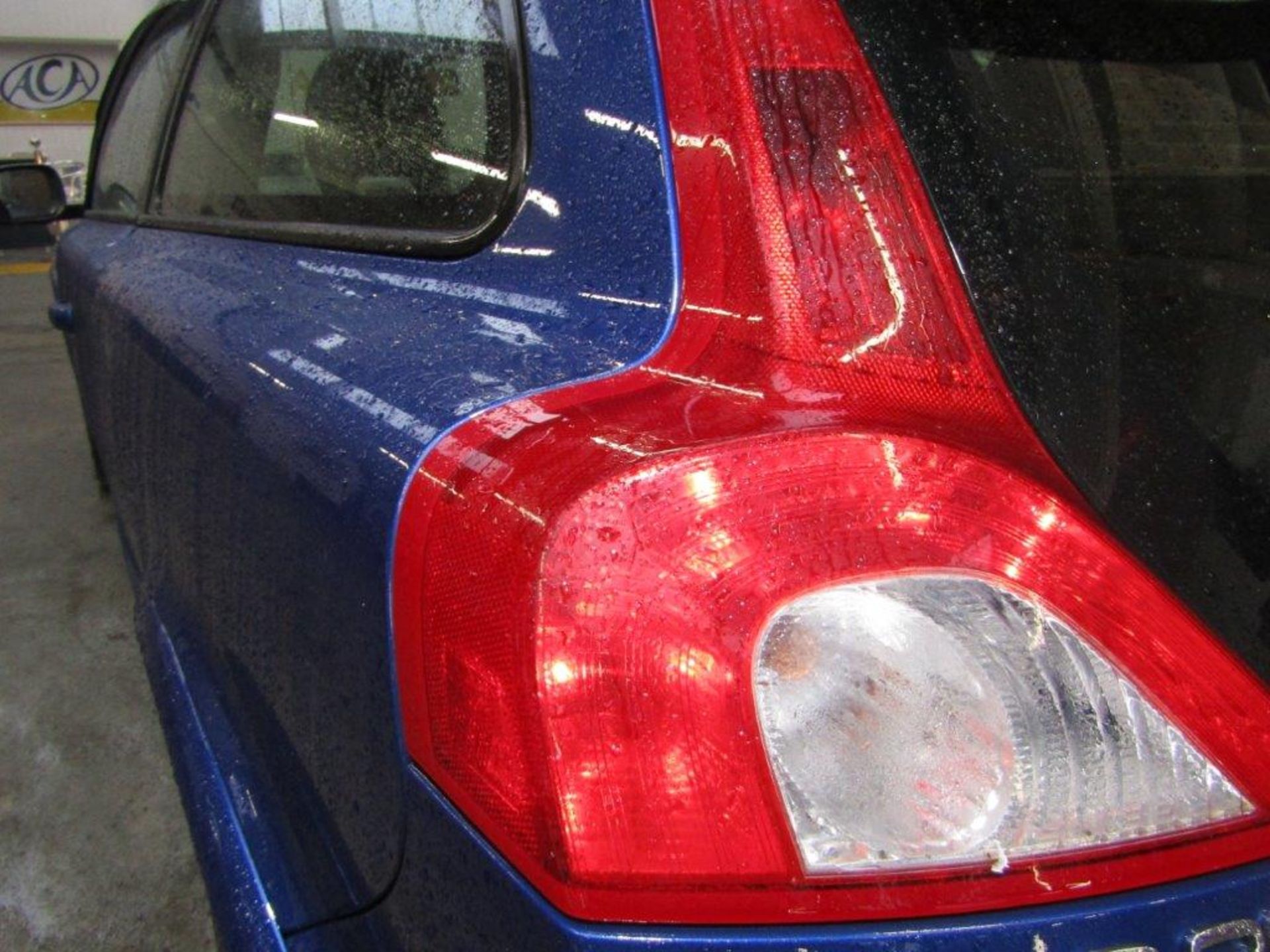 09 09 Volvo C30 SE Sport D5 - Image 2 of 25