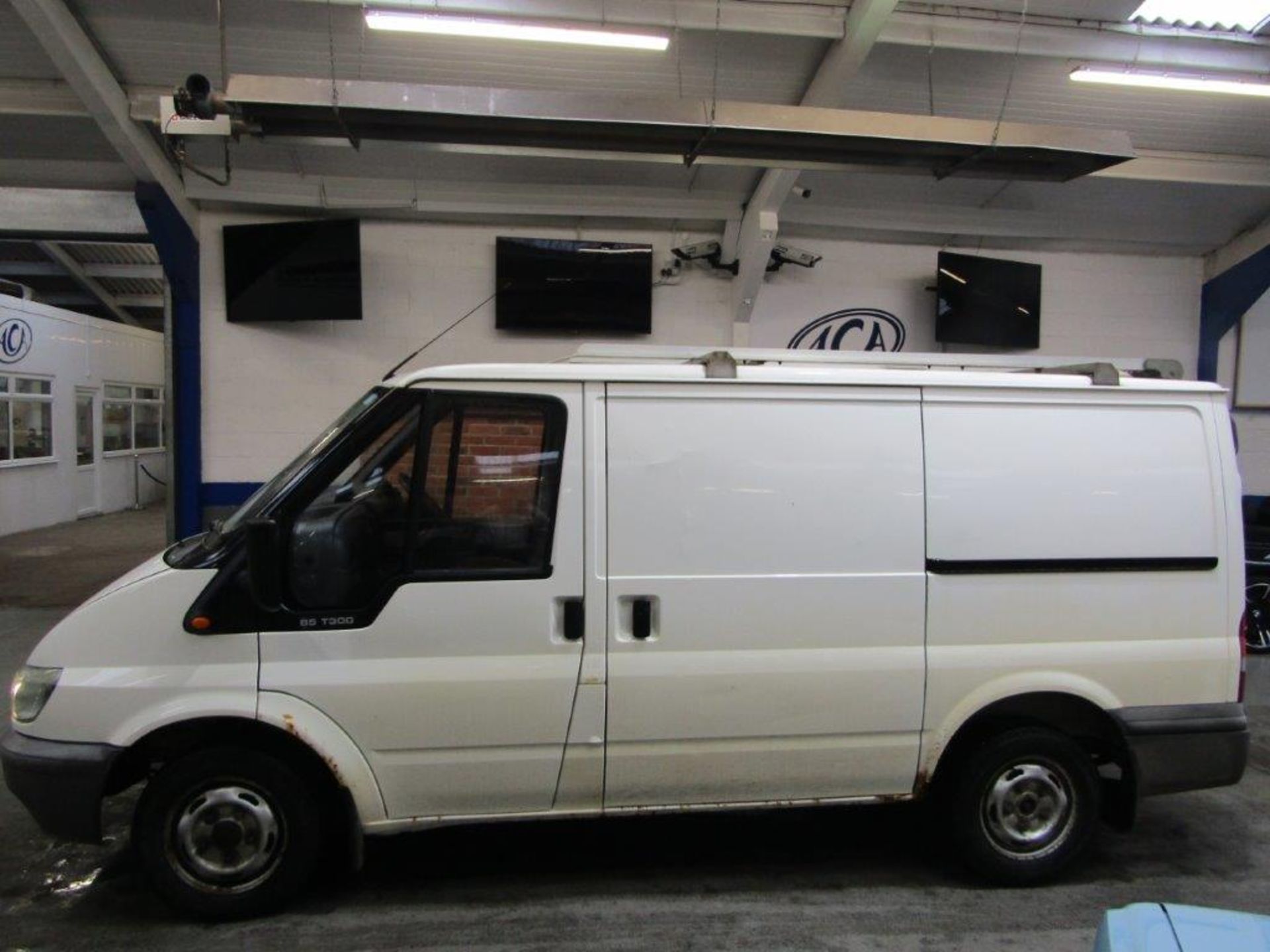 54 05 Ford Transit 300 SWB - Image 25 of 27