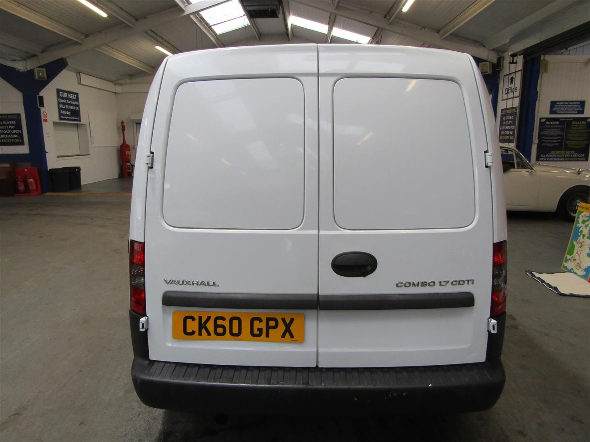 60 10 Vauxhall Combo 1700 CDTI - Image 21 of 23