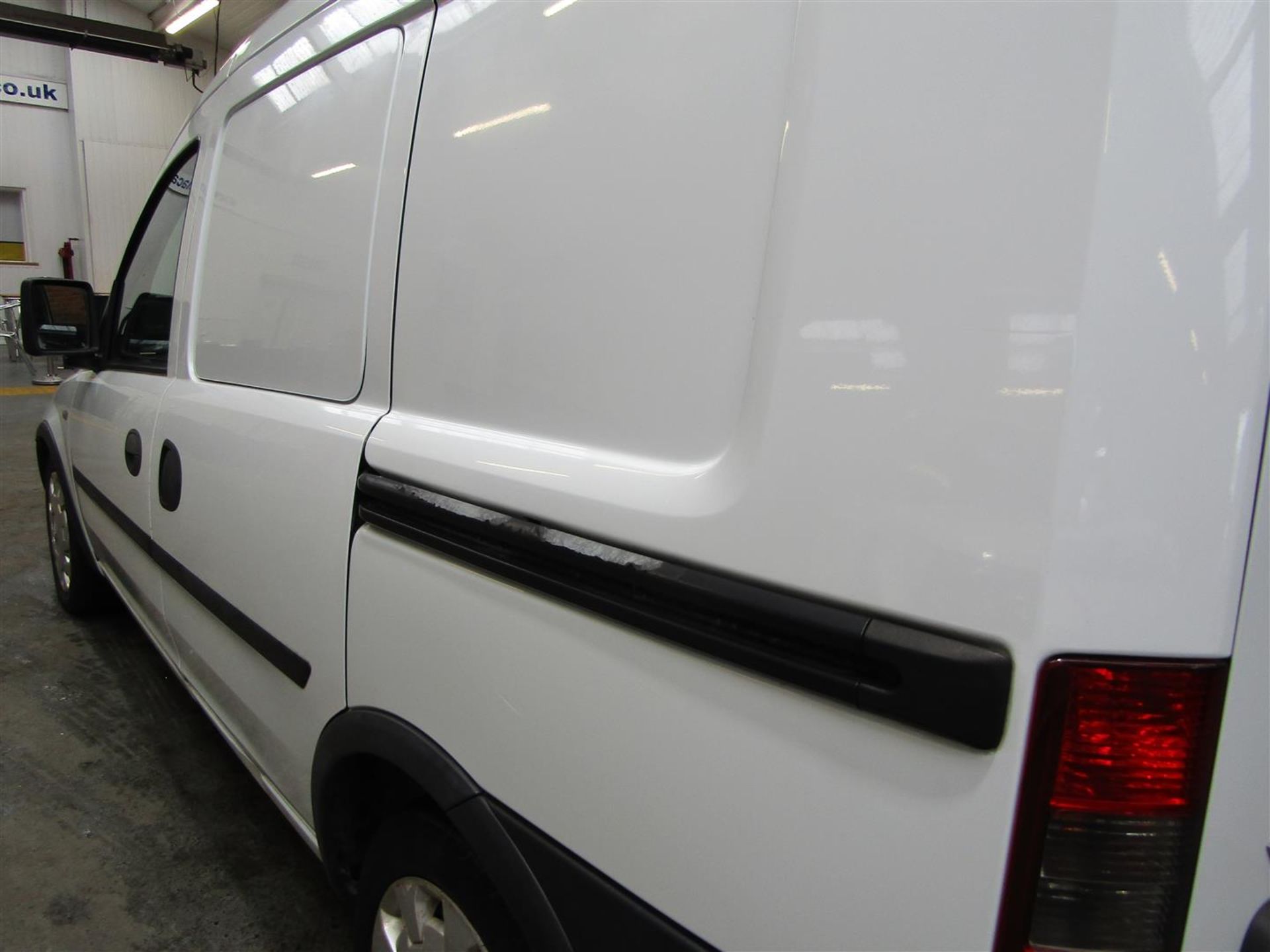 60 10 Vauxhall Combo 1700 CDTI - Image 3 of 23