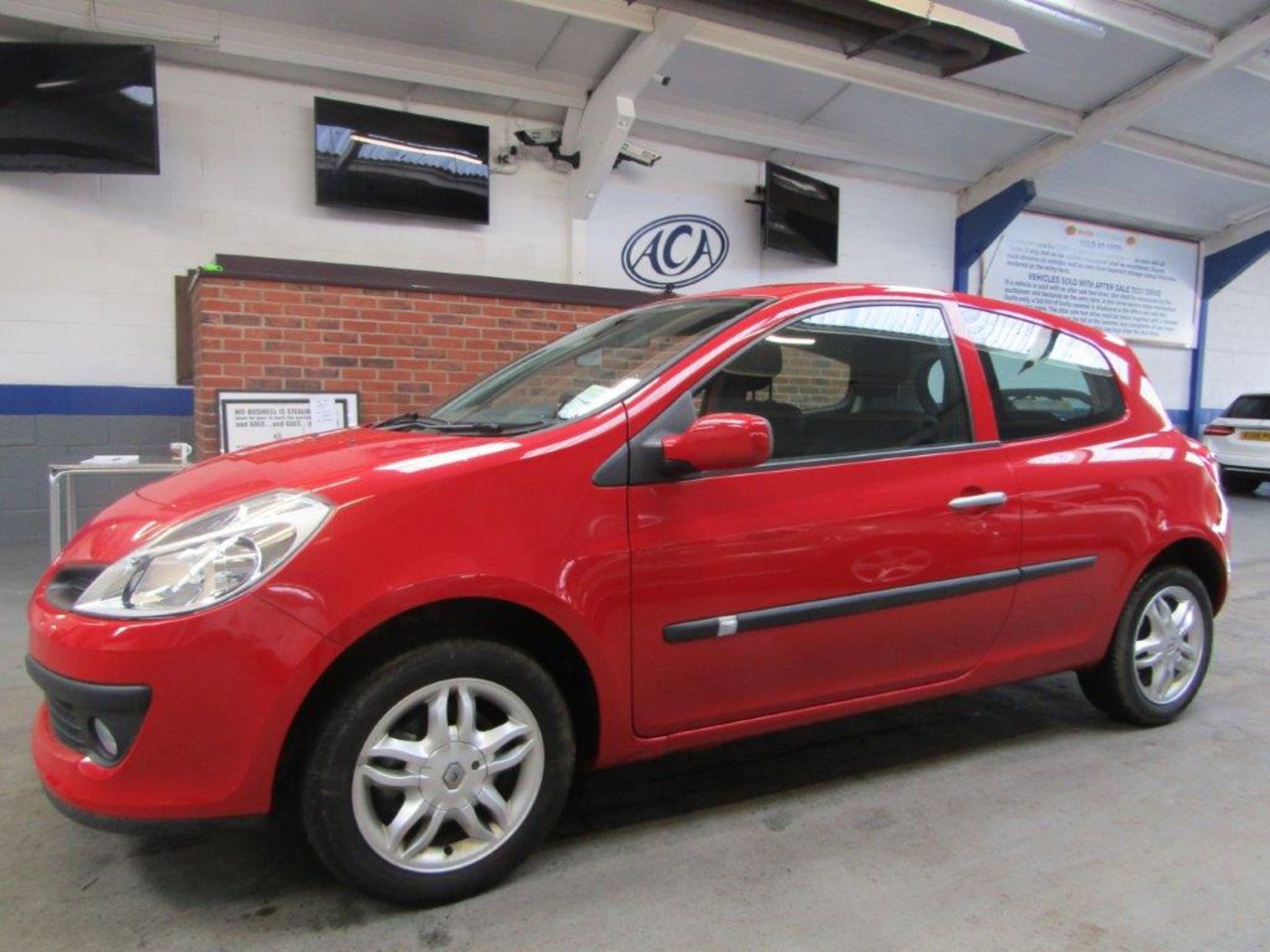 08 08 Renault Clio Expression