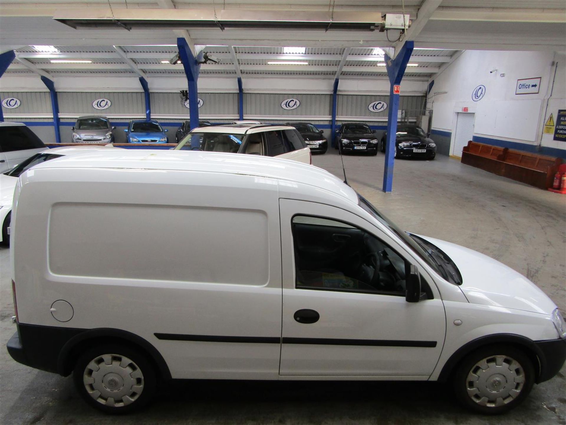 60 10 Vauxhall Combo 1700 CDTI - Image 9 of 23