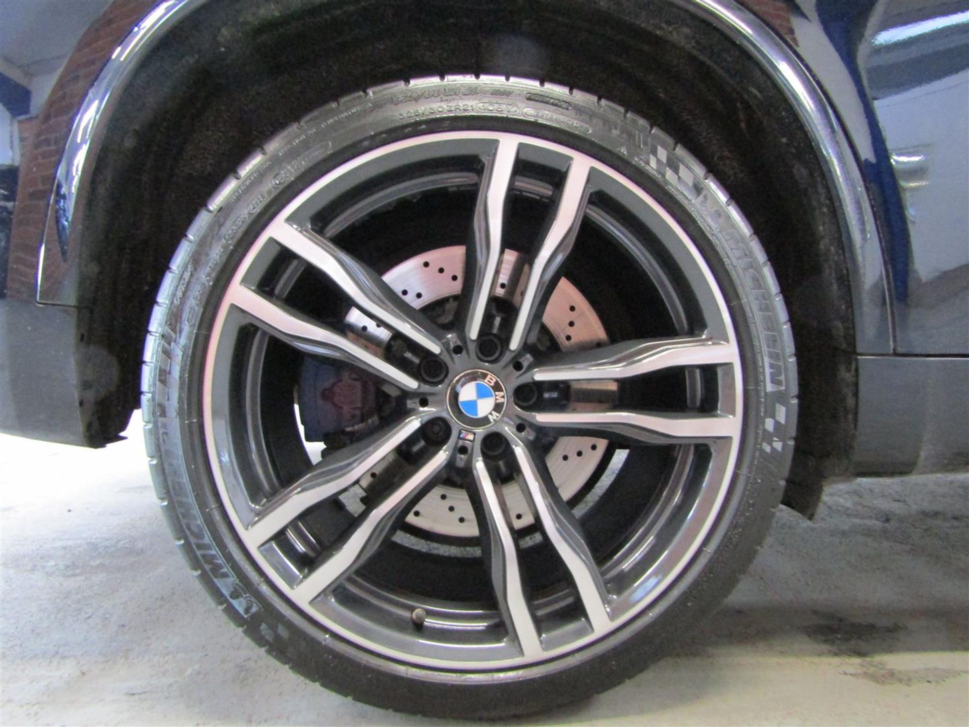 18 18 BMW X5 M Auto - Image 4 of 40