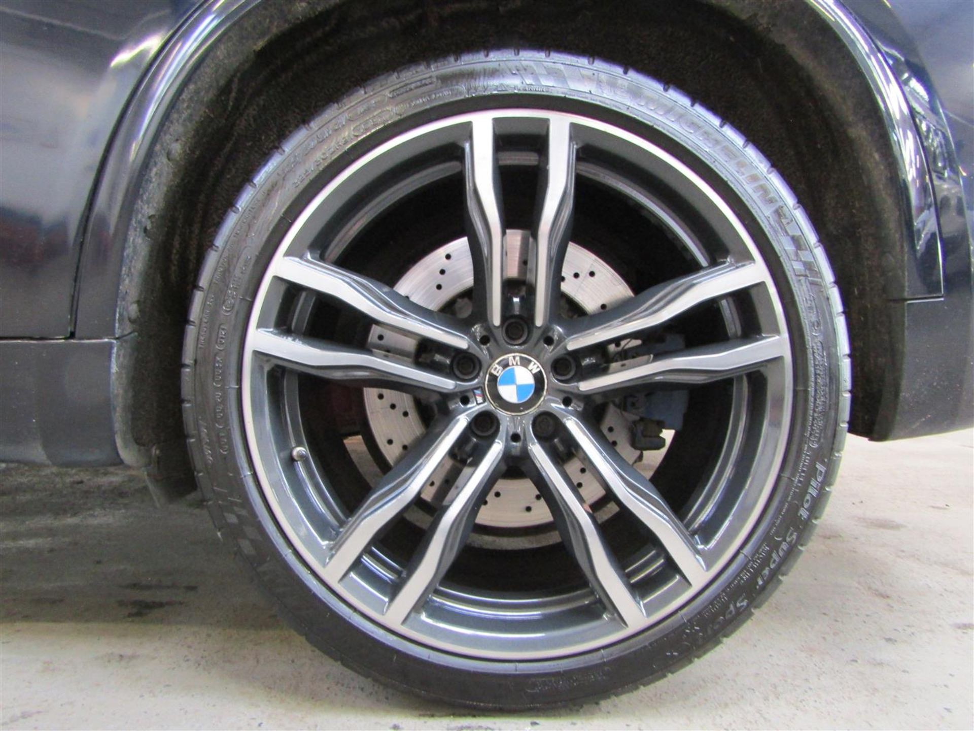 18 18 BMW X5 M Auto - Image 6 of 40