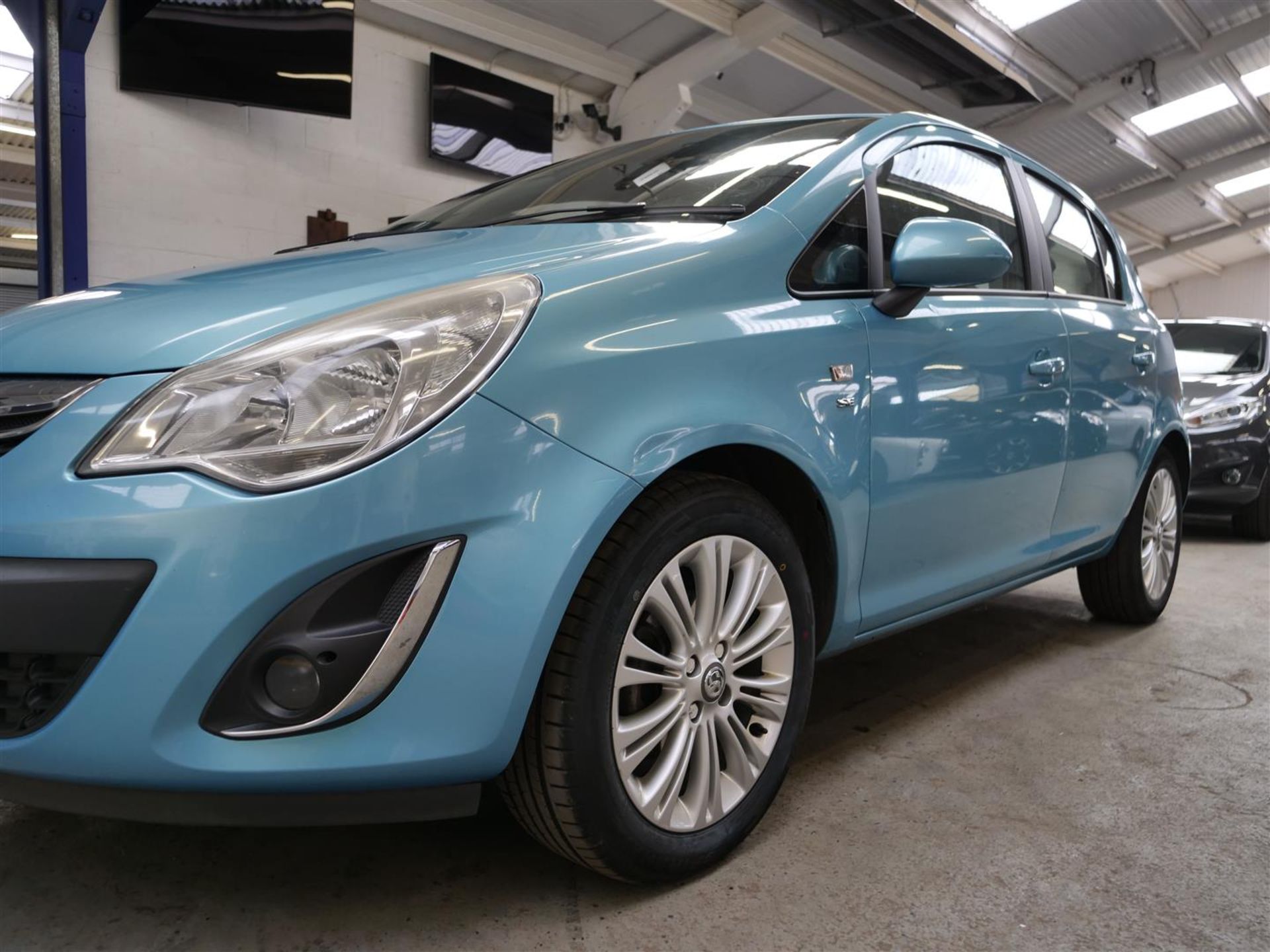 12 12 Vauxhall Corsa SE - Image 22 of 27