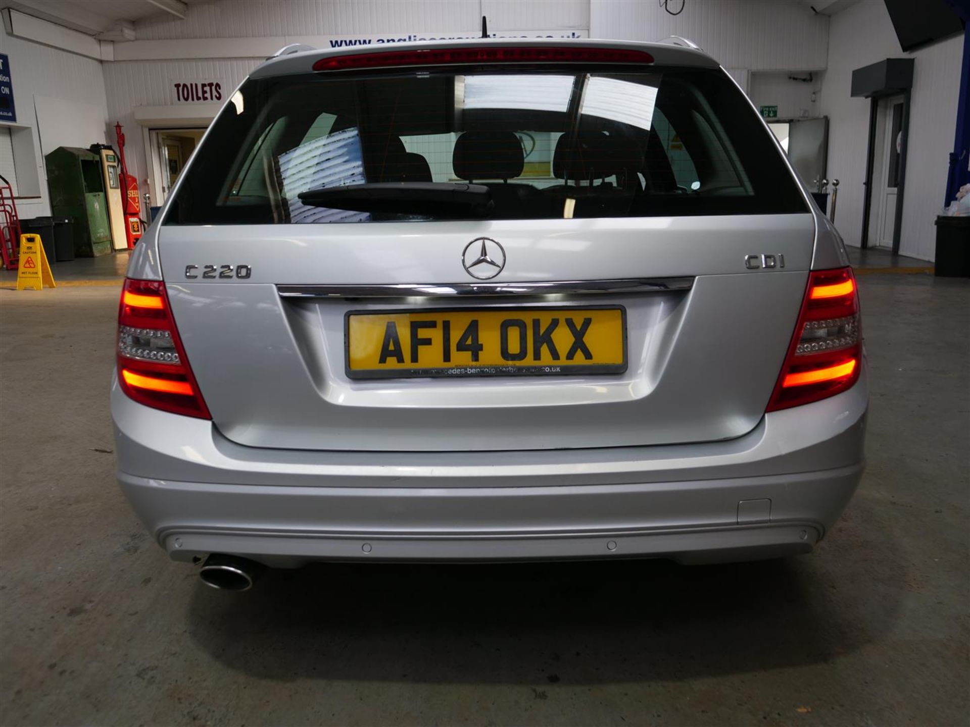 14 14 Merc C220 Exec SE Prem CDI - Image 29 of 30