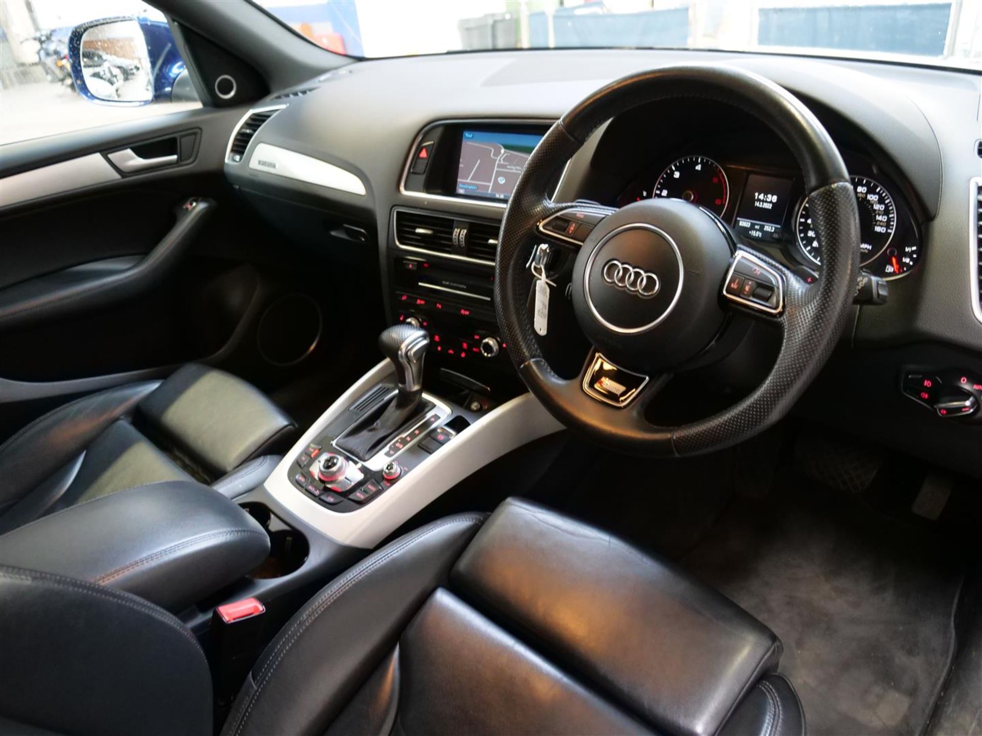 62 13 Audi Q5 S Line Plus TDI - Image 17 of 37