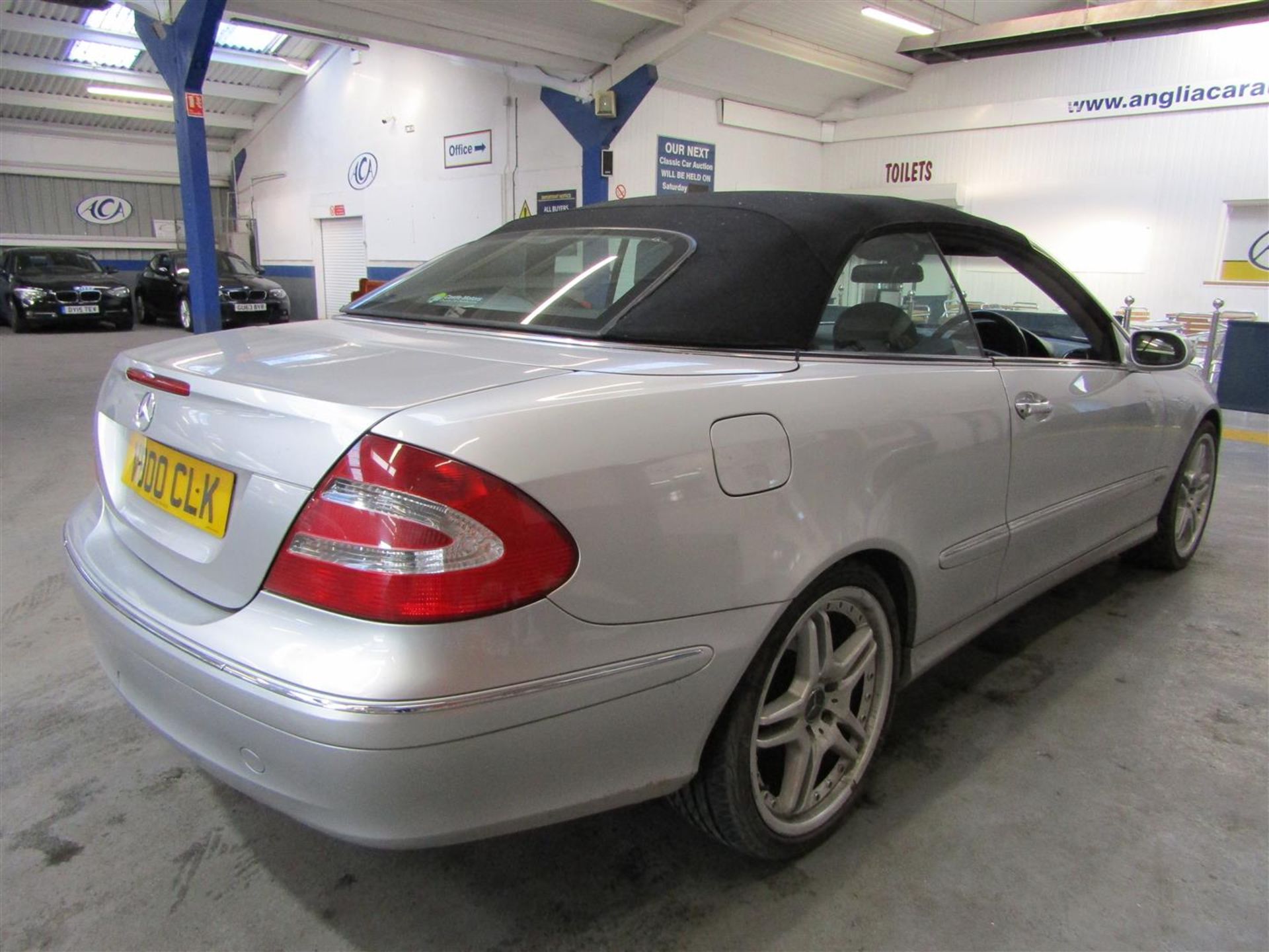 03 03 Mercedes CLK 240 Elegance Auto - Image 25 of 29