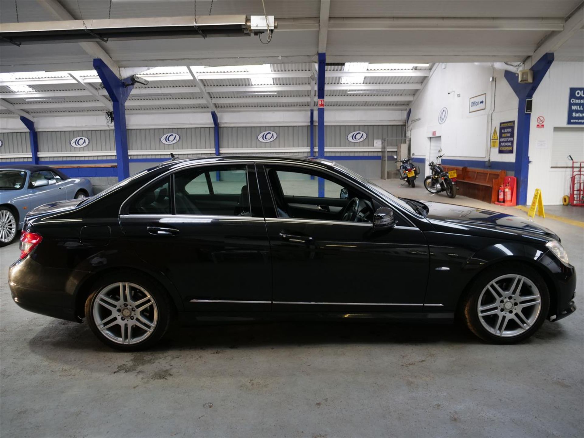 59 09 Mercedes C250 Blue Sport CDI - Image 24 of 28